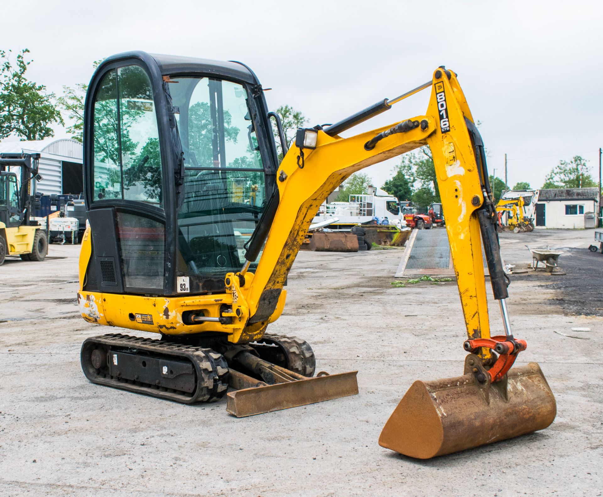 JCB 8016 1.5 tonne rubber tracked mini excavator Year: 2014 S/N: 71634 Recorded Hours: 2108 blade, - Image 2 of 17