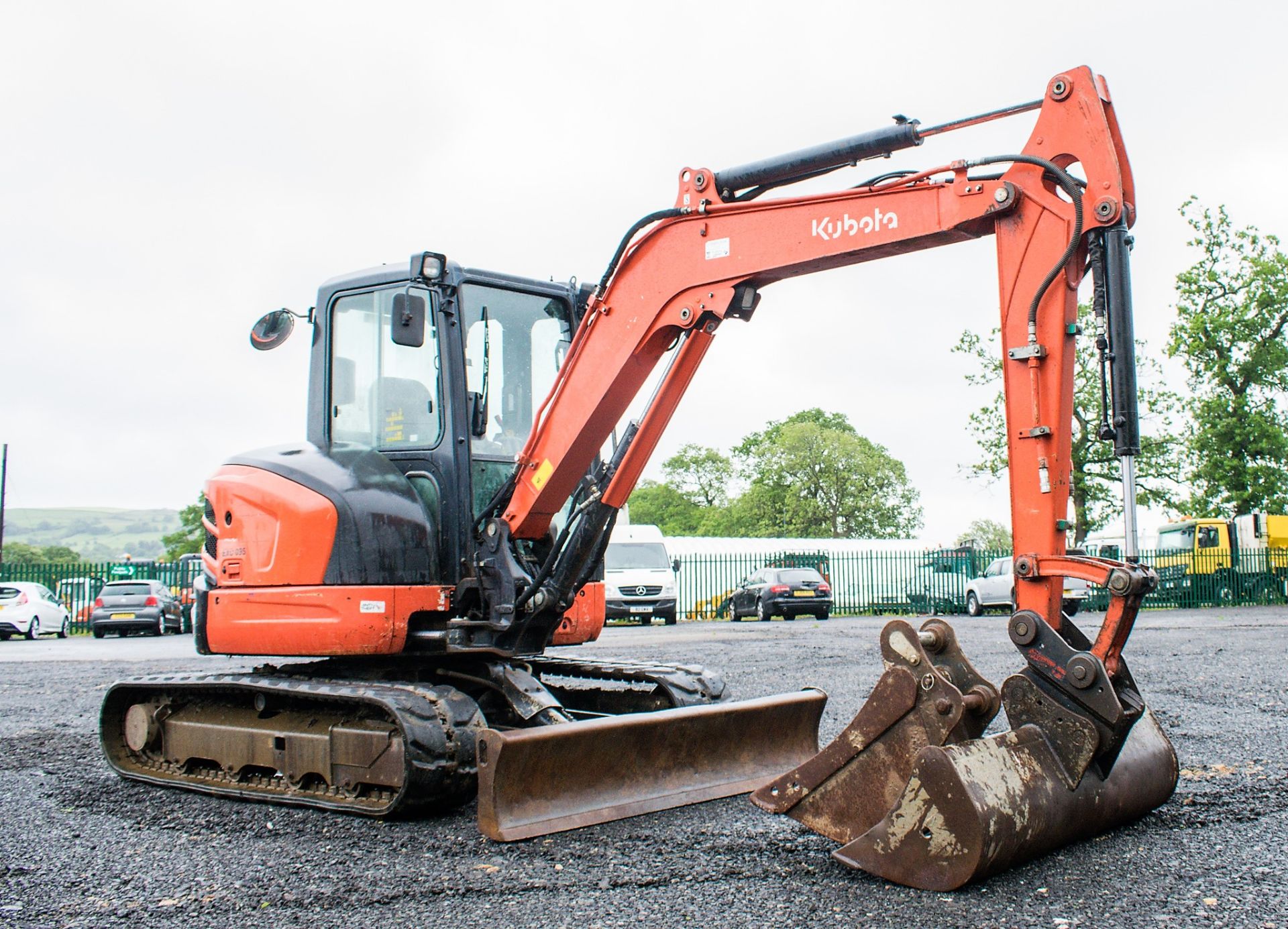 Kubota U48-4 4.8 tonne rubber tracked excavator Year: 2011 S/N: 50574 Recorded Hours: 3359 blade, - Image 2 of 26