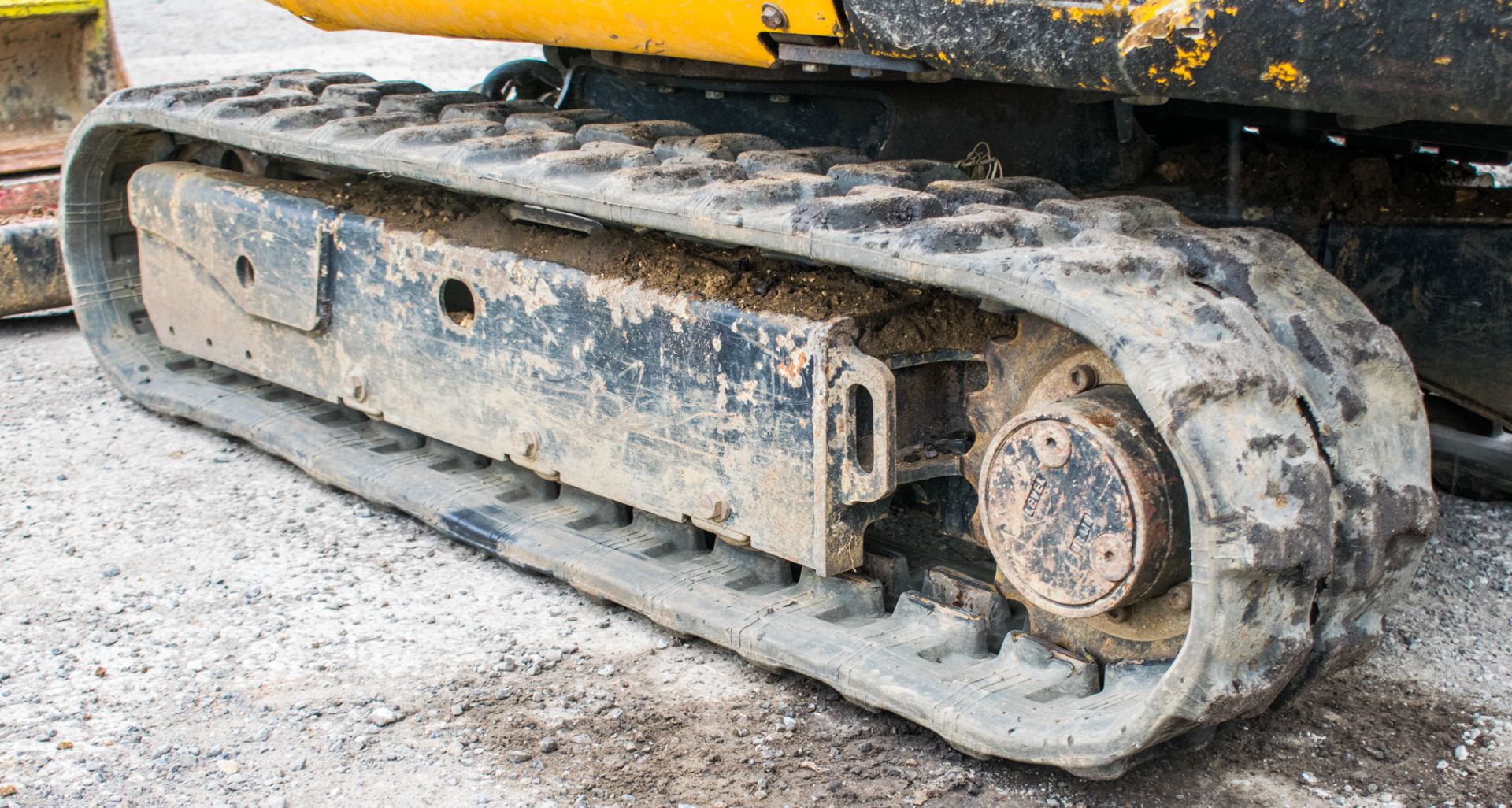 JCB 8016 1.5 tonne rubber tracked mini excavator Year: 2013 S/N: 2071419 Recorded Hours: 1950 - Image 10 of 18