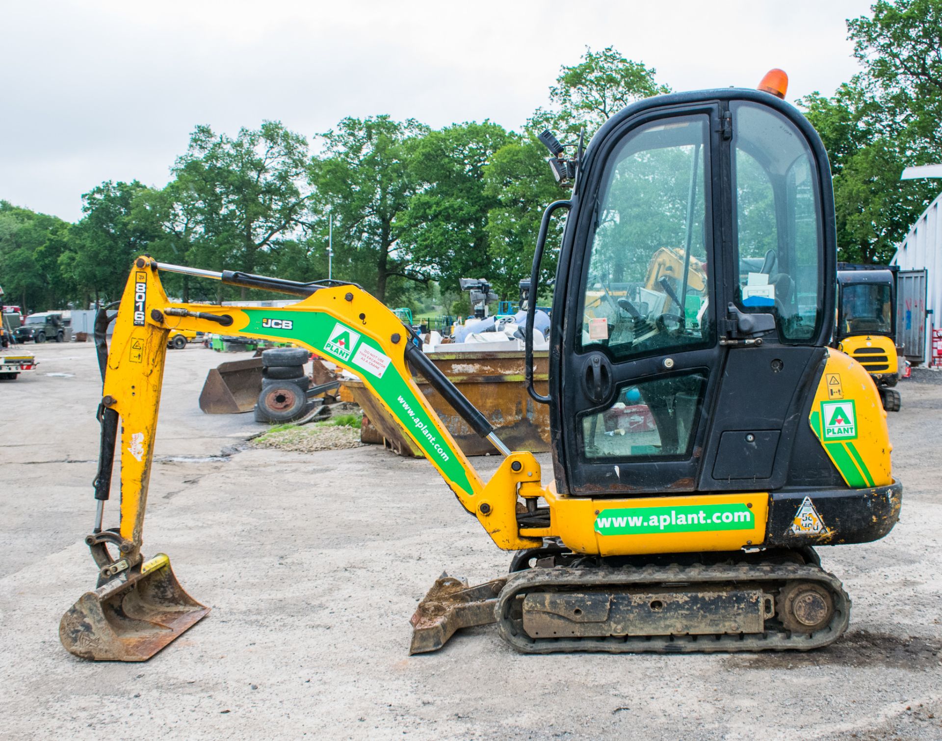 JCB 8016 1.5 tonne rubber tracked mini excavator Year: 2013 S/N: 2071419 Recorded Hours: 1950 - Image 7 of 18