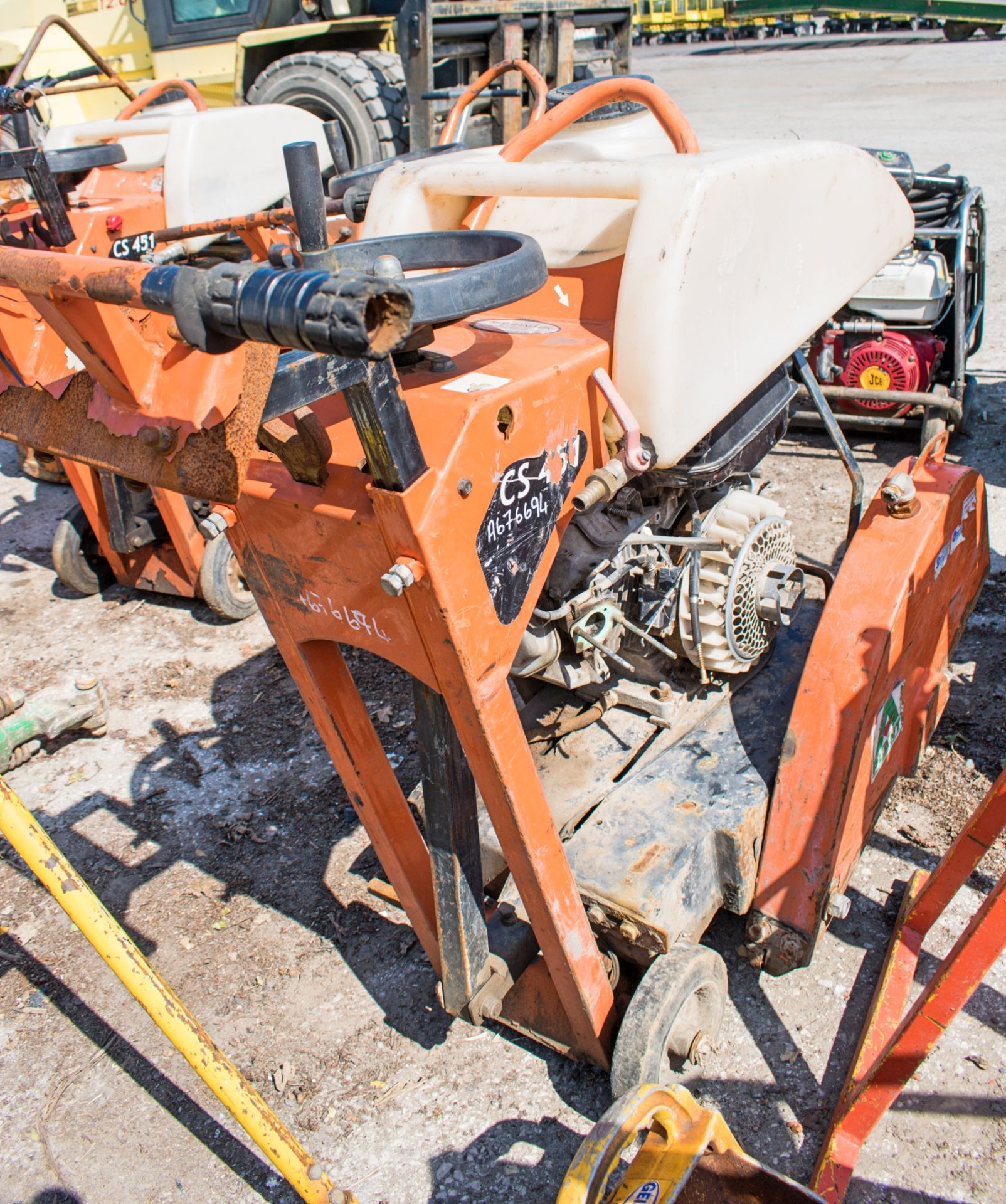 Clipper CS451 petrol driven road saw A676694 ** For spares ** - Image 2 of 2