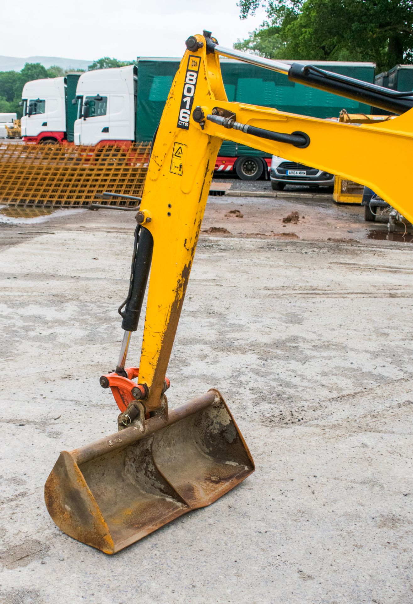 JCB 8016 1.5 tonne rubber tracked mini excavator Year: 2014 S/N: 71634 Recorded Hours: 2108 blade, - Image 9 of 17