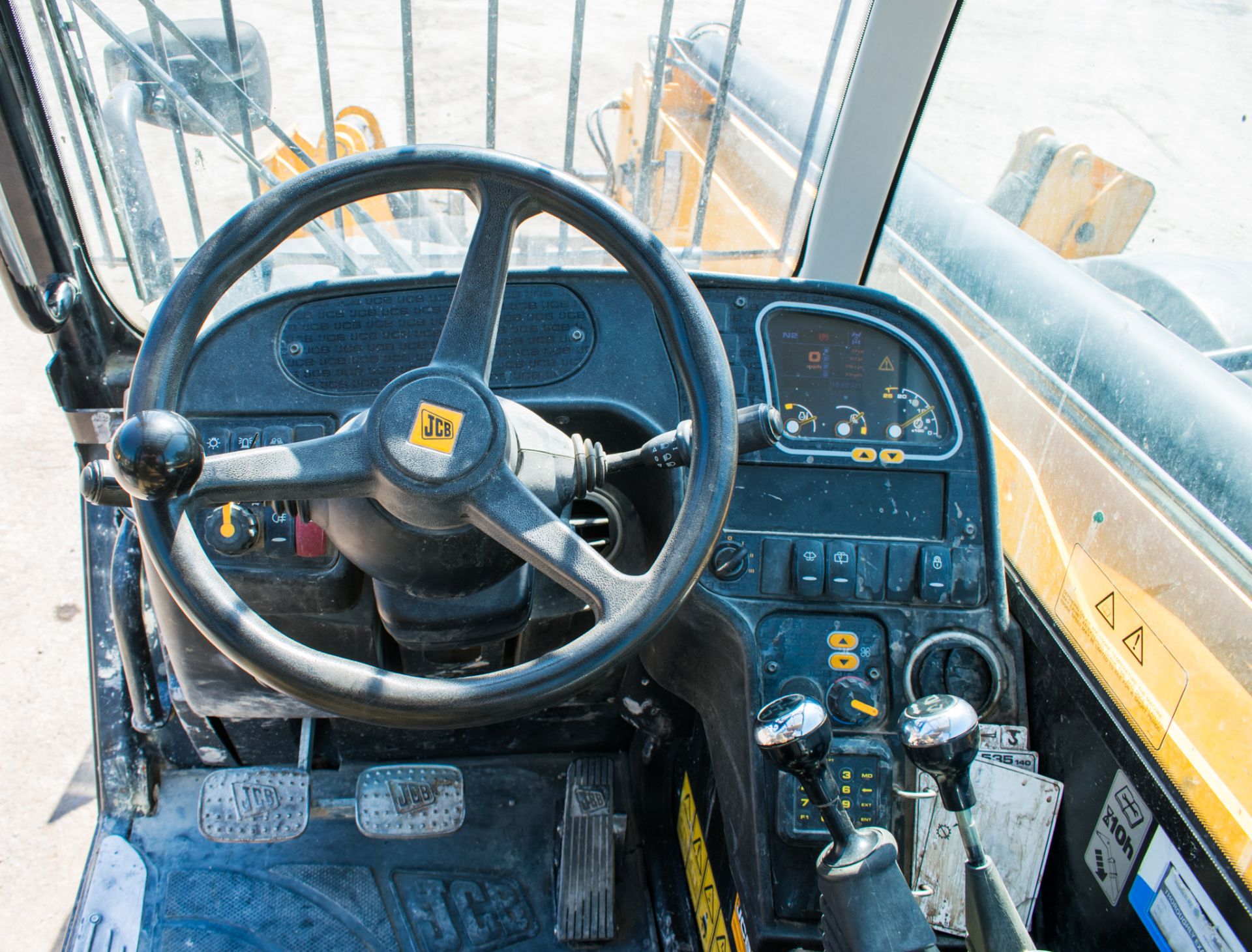 JCB 535-140 14 metre Hi Viz telescopic handler Year: 2014  S/N: 343454 Recorded hours: - Image 12 of 17