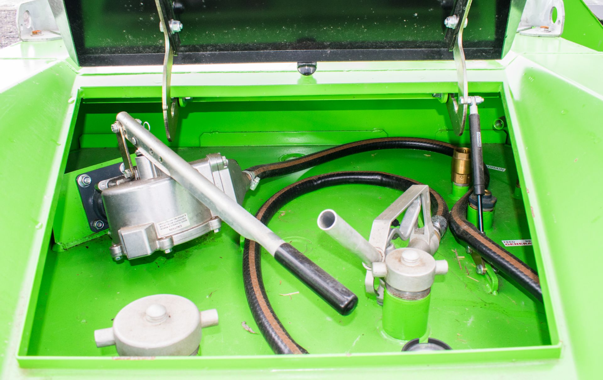 Cross Plant 900 litre fuel cube bunded fuel bowser c/w manual pump, delivery hose & nozzle EN1698 - Image 2 of 2