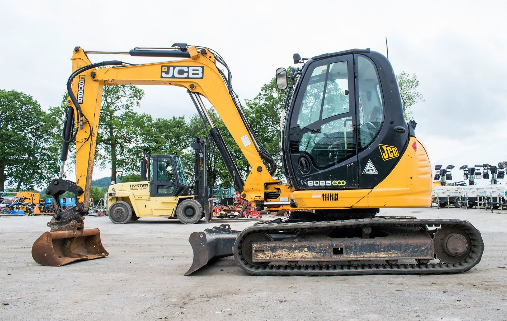 JCB 8085 Eco ZTS 8.5 tonne rubber tracked excavator Year: 2013 S/N: 1073077 Recorded Hours: 93412 ( - Image 7 of 24