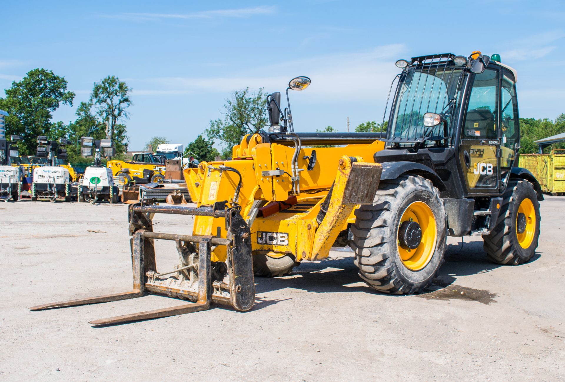 JCB 535-140 14 metre Hi Viz telescopic handler Year: 2014  S/N: 343454 Recorded hours: