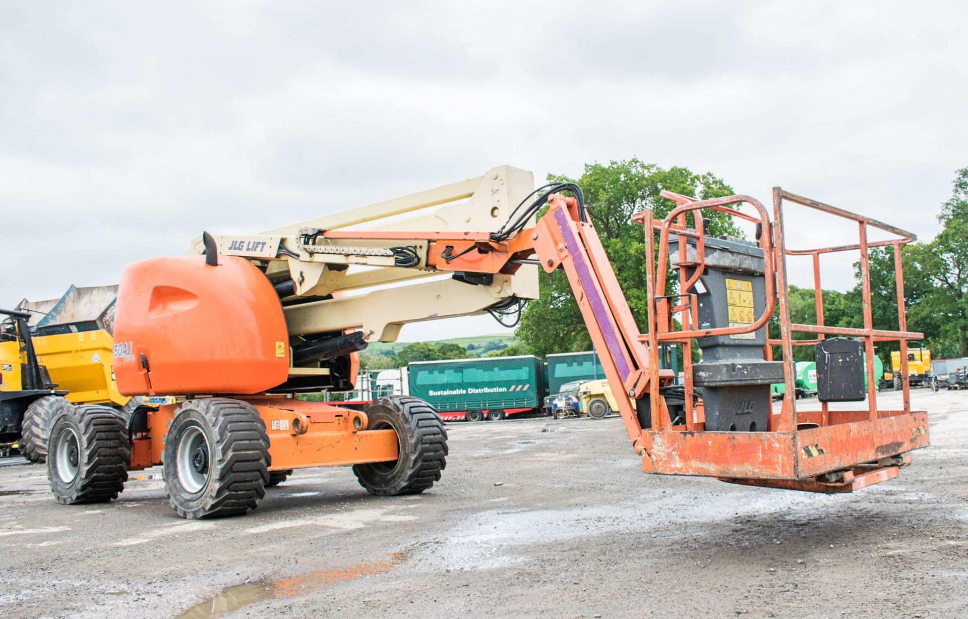 JLG 450AJ 45 ft diesel driven 4WD articulated boom lift Year: 2008 S/N: 5149 Recorded Hours: 2283 - Image 2 of 20