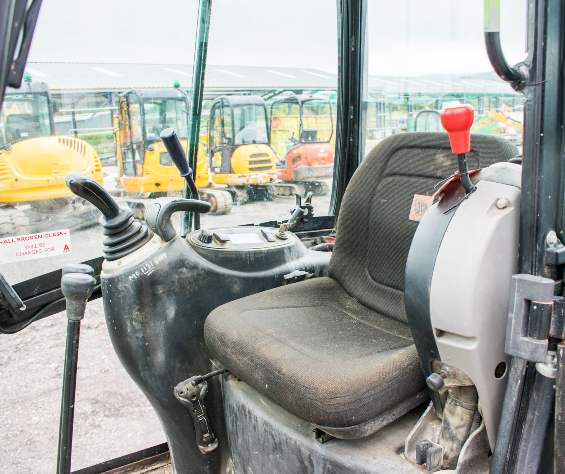 JCB 8016 1.5 tonne rubber tracked mini excavator Year: 2013 S/N: 2071311 Recorded Hours: 1736 blade, - Image 16 of 18