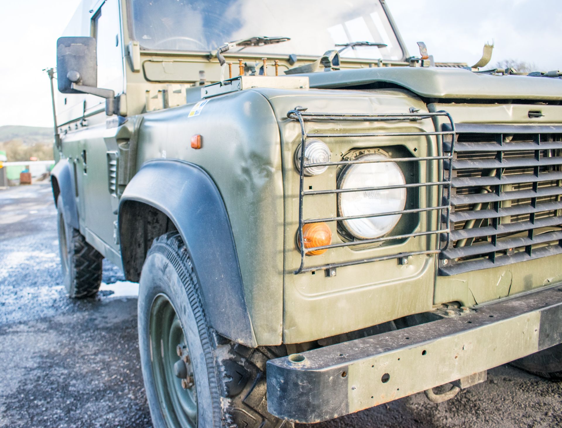 Land Rover Defender 90 Wolf 300 TDI 4wd TUL hard top utility vehicle (EX MOD) Date into Service: - Image 18 of 27