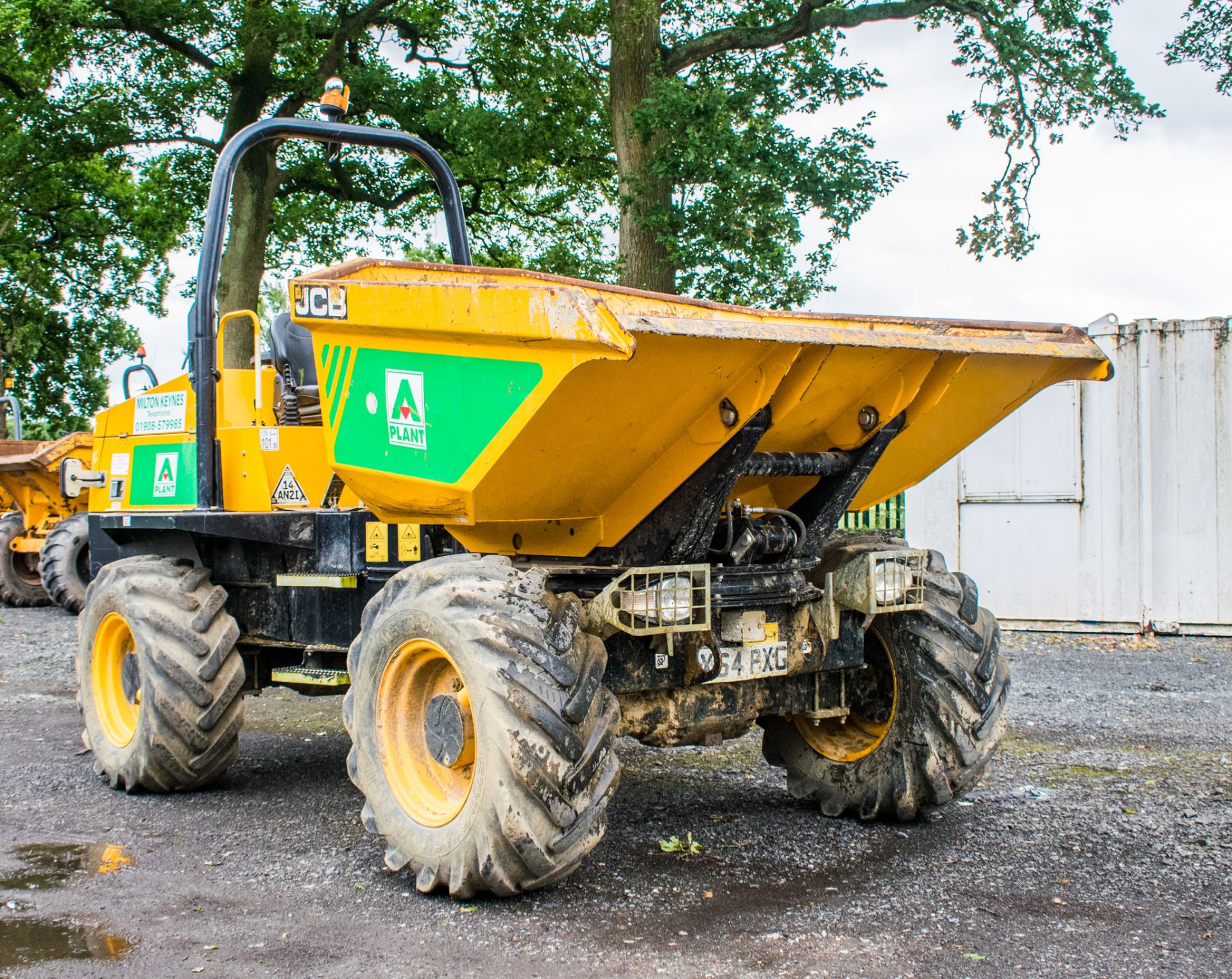 JCB 6 tonne swivel skip dumper Registration Number: MX64 PXG Year: 2015 S/N: RL8817 Recorded - Image 2 of 16