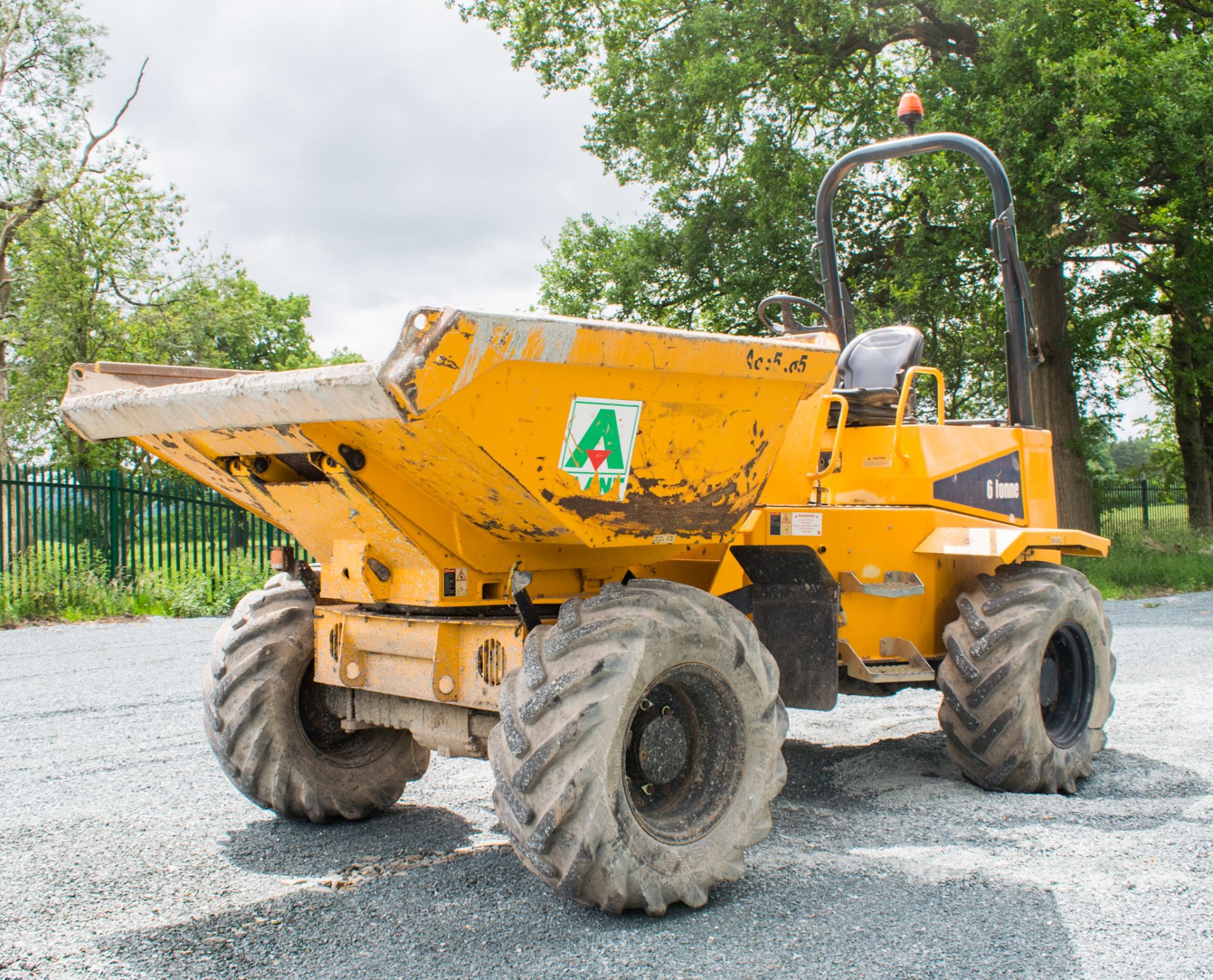 Thwaites 6 tonne swivel skip dumper Year: 2014 S/N: 7511 Recorded Hours: 1647 A635285