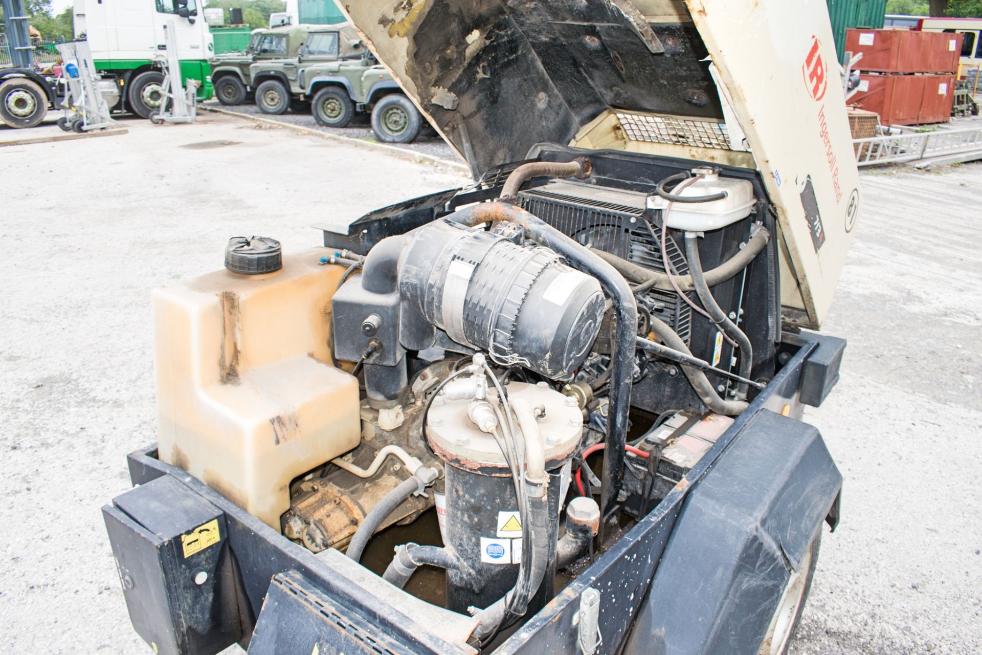 Ingersoll Rand 7/31E diesel driven fast tow air compressor/generator Year: 2007 S/N: 348699 Recorded - Image 5 of 7