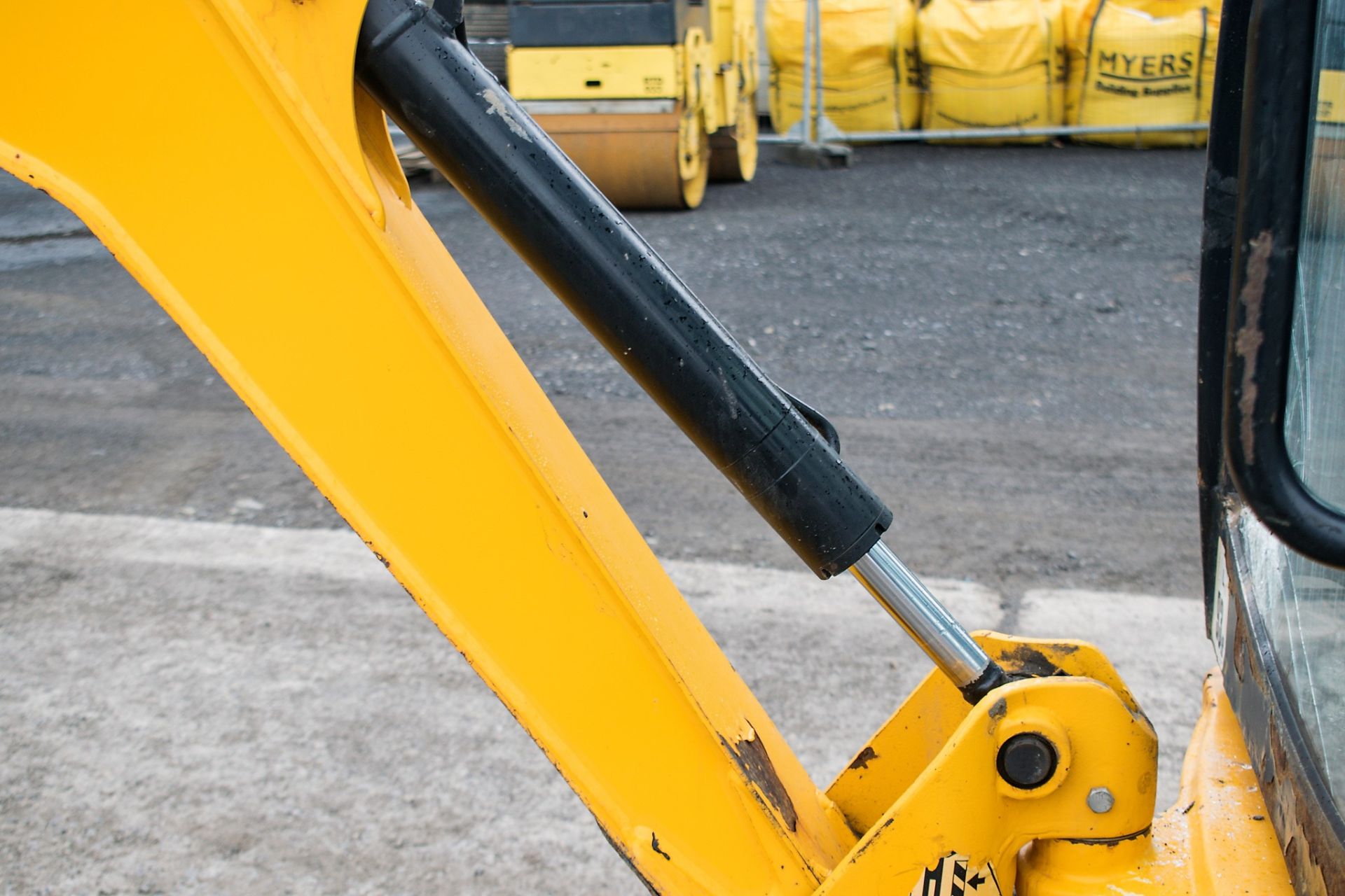 JCB 8016 1.5 tonne rubber tracked mini excavator Year: 2014 S/N: 20171553 Recorded Hours: 2238 - Image 14 of 20