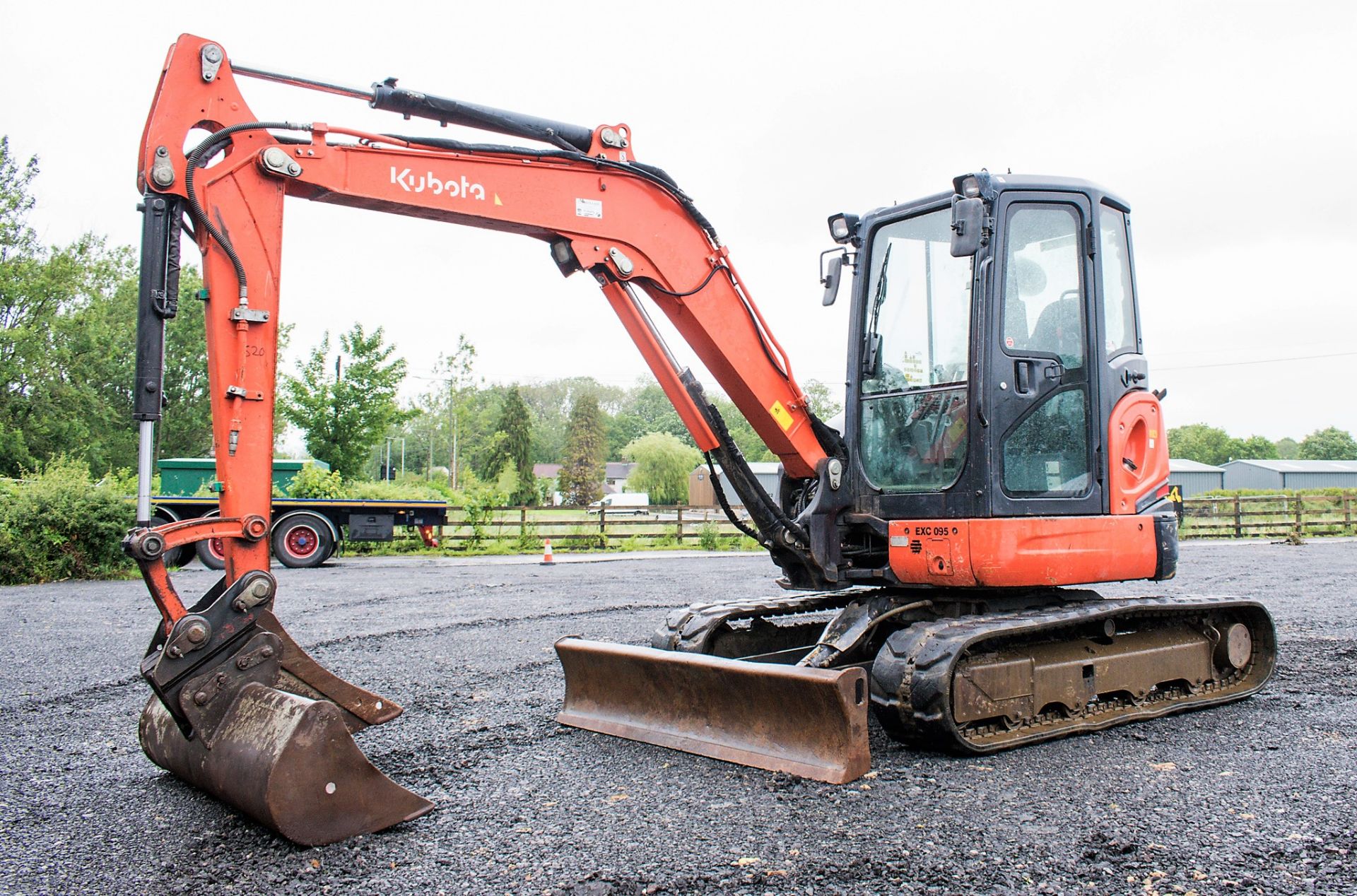 Kubota U48-4 4.8 tonne rubber tracked excavator Year: 2011 S/N: 50574 Recorded Hours: 3359 blade,