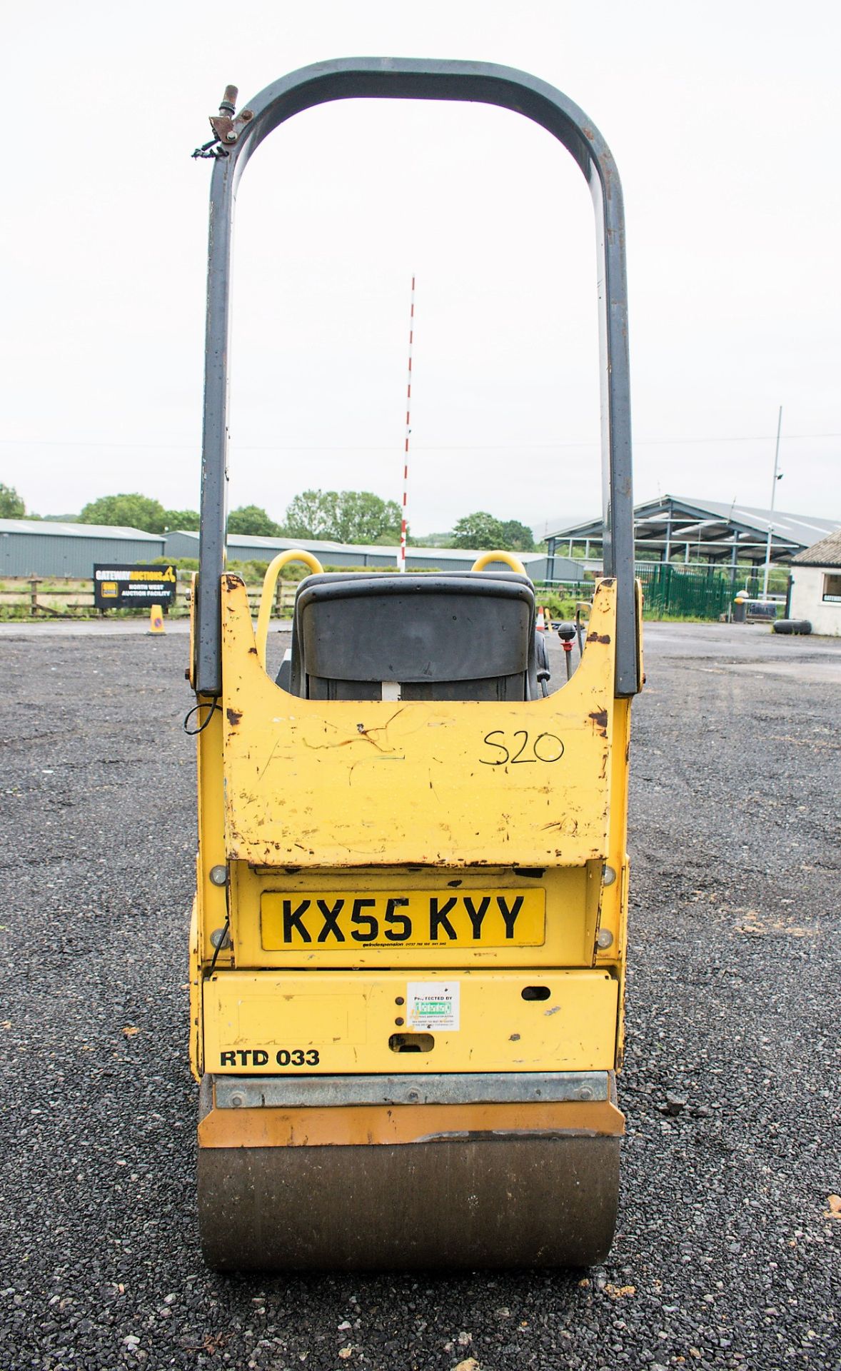 Bomag BW80 ADH-3 double drum ride on roller Year: 2005 S/N: 425695 Recorded Hours: 1241 RTD033 - Image 6 of 16