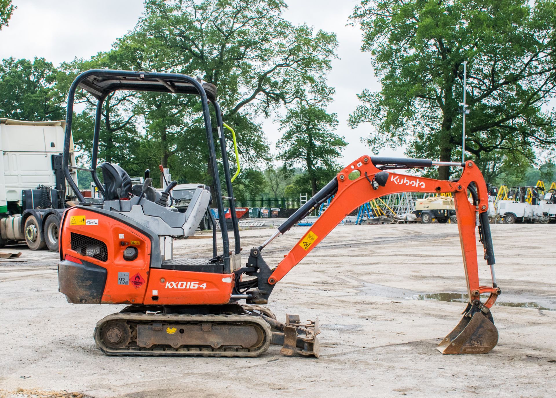 Kubota KX016-4 1.5 tonne rubber tracked mini excavator  Year: 2014 S/N: 57574 Recorded hours: 1499 - Image 8 of 17