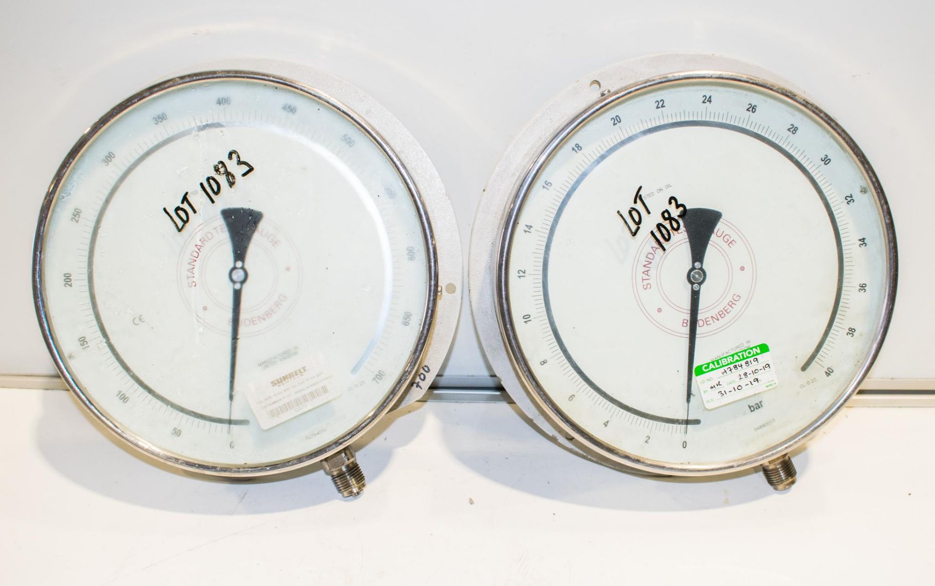 2 - Bundenberg standard test gauge A784819/A752155