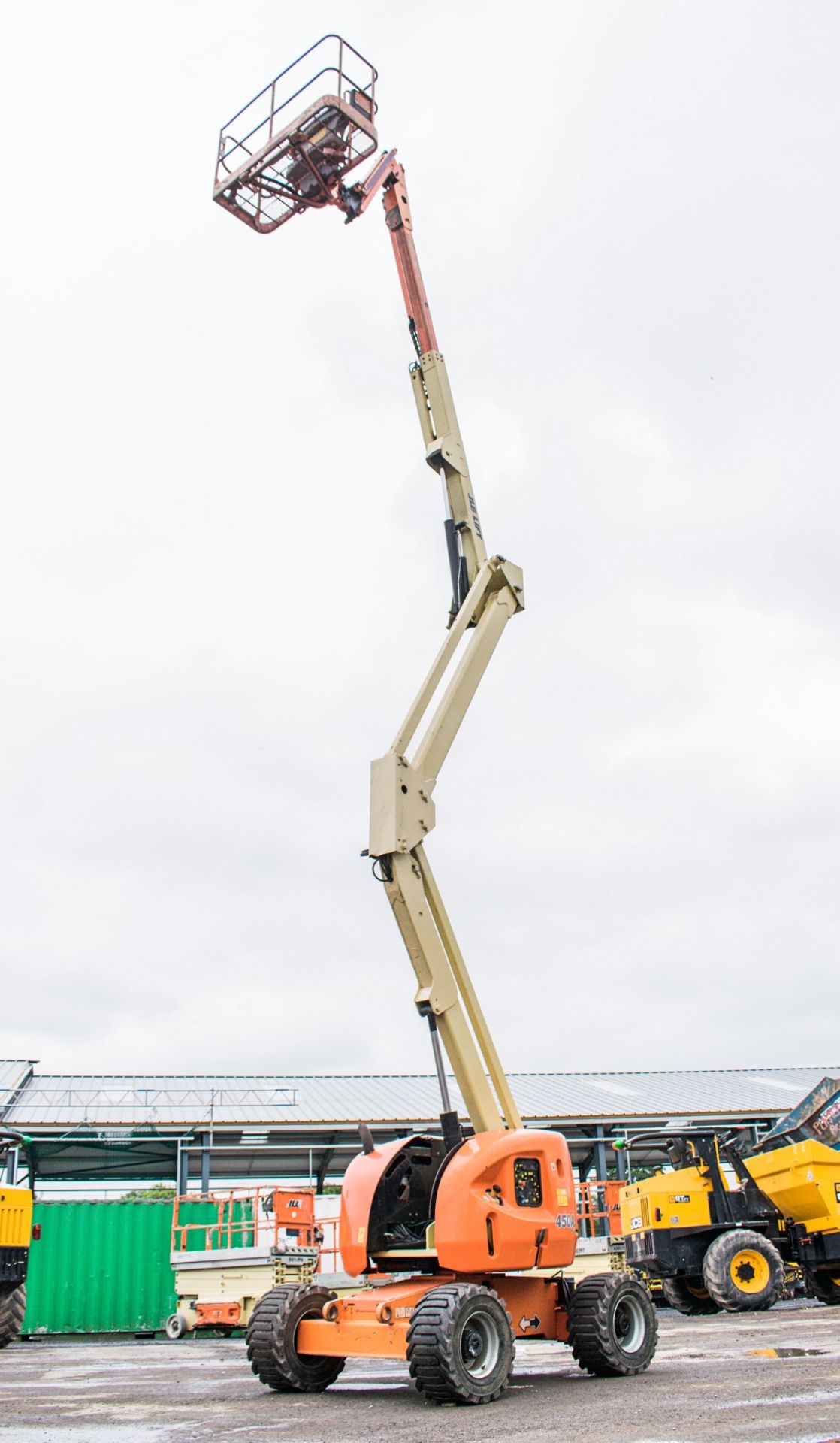 JLG 450AJ 45 ft diesel driven 4WD articulated boom lift Year: 2008 S/N: 5149 Recorded Hours: 2283 - Image 13 of 20