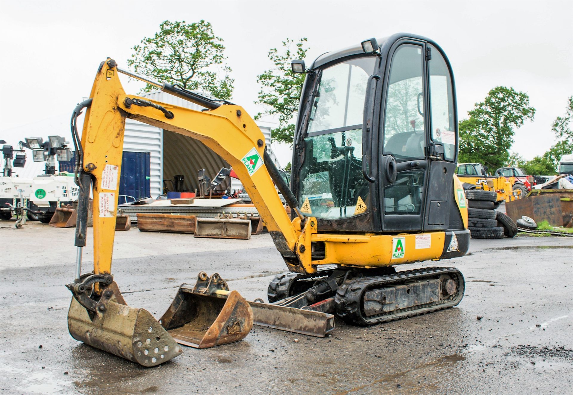 JCB 8016 1.5 tonne rubber tracked mini excavator Year: 2013 S/N: 2071343 Recorded Hours: 1640 blade,