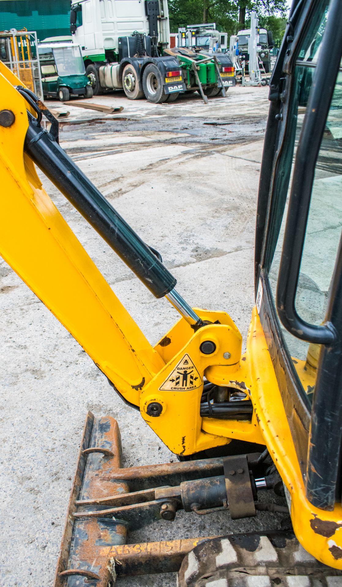 JCB 8016 1.5 tonne rubber tracked mini excavator Year: 2014 S/N: 71634 Recorded Hours: 2108 blade, - Image 12 of 17