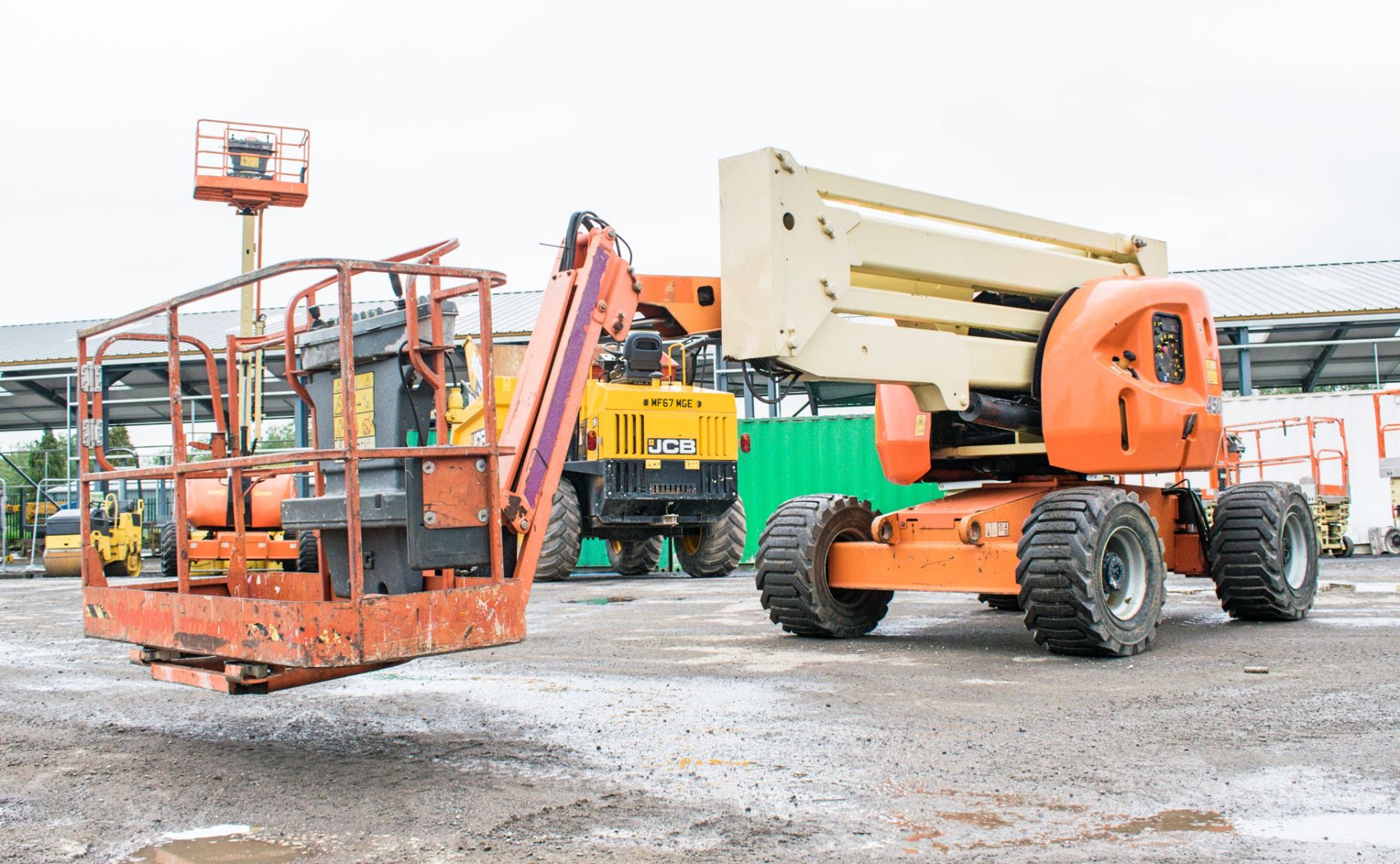 JLG 450AJ 45 ft diesel driven 4WD articulated boom lift Year: 2008 S/N: 5149 Recorded Hours: 2283