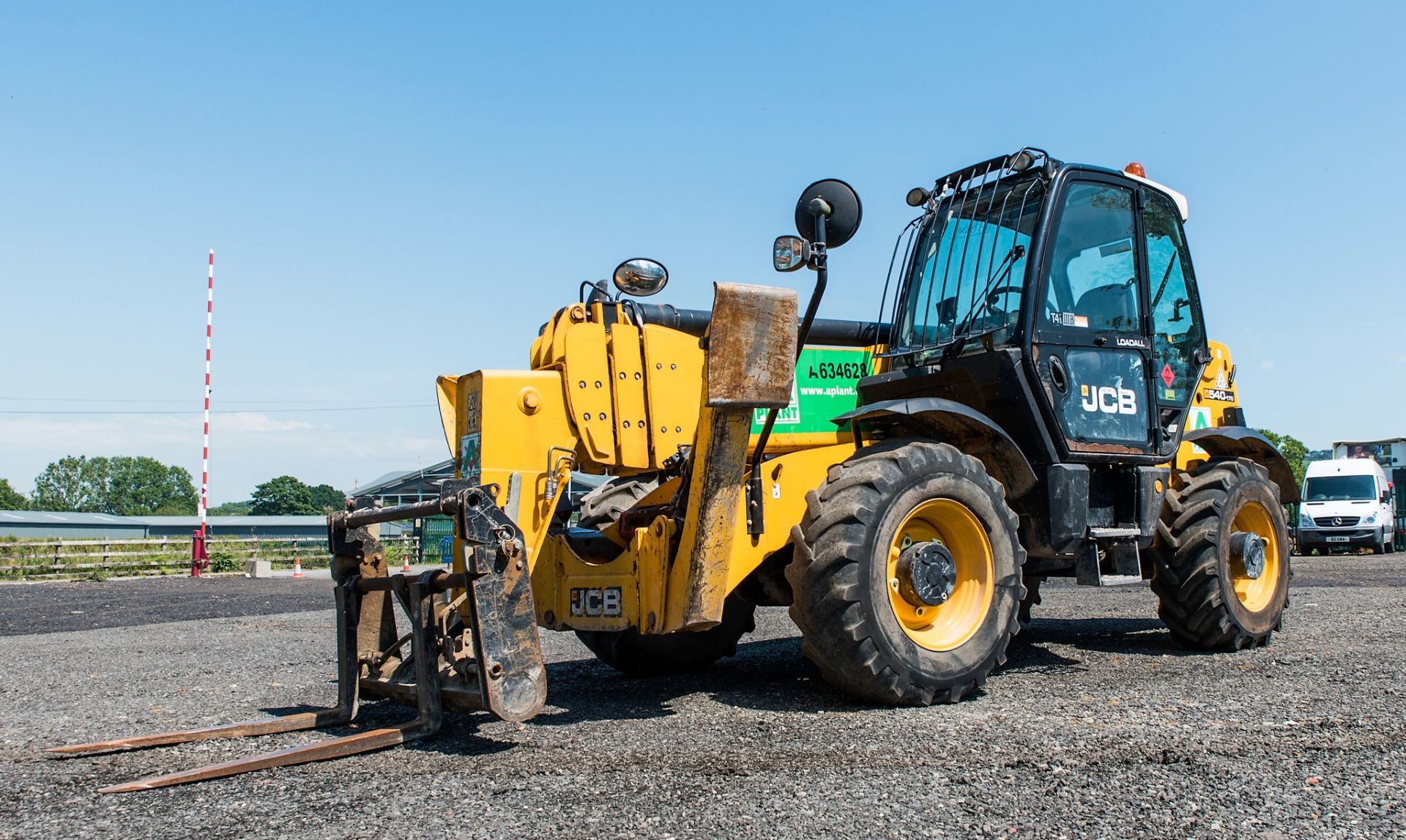 JCB 540-170 17 metre telescopic handler Registration Number: ME14 MDJ Year: 2014 S/N: 40212 Recorded