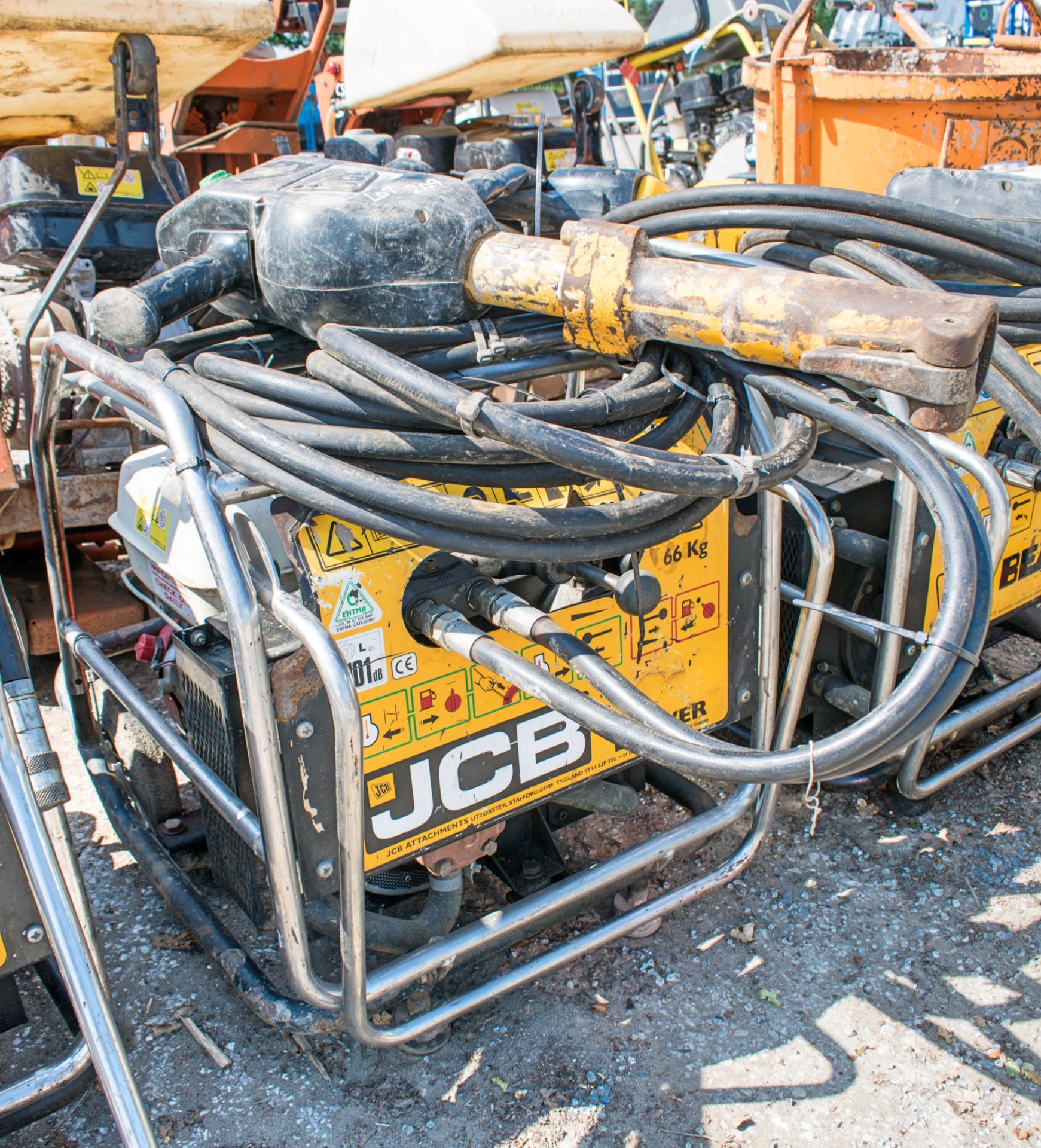 JCB Beaver petrol driven hydraulic power pack c/w anti-vibe breaker & hoses A631471/A674477