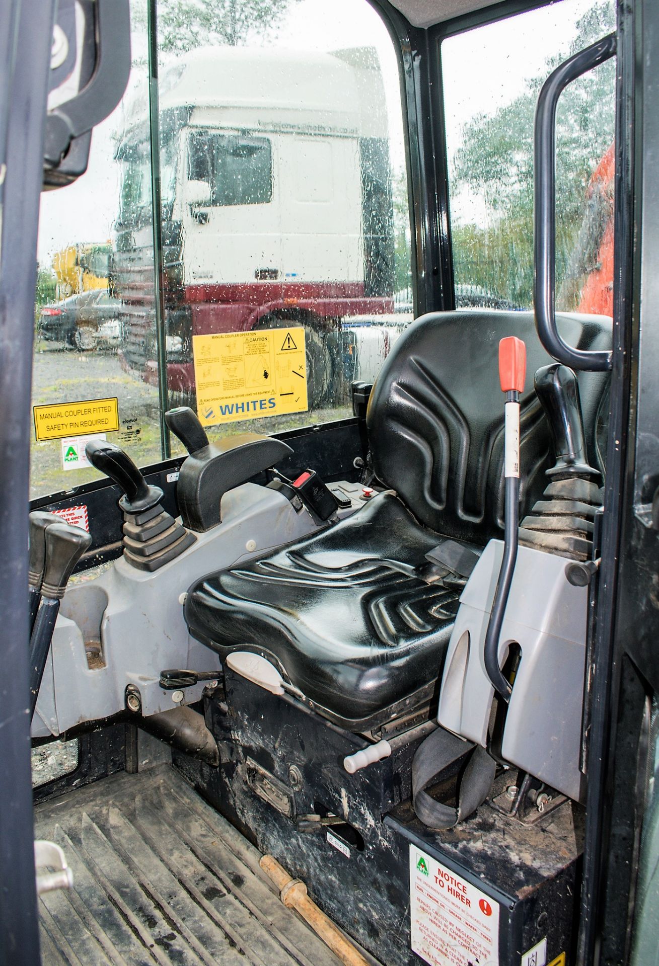 Kubota KX016-4 1.6 tonne rubber tracked mini excavator Year: 2014 S/N: 57528 Recorded Hours: 2621 - Image 18 of 19