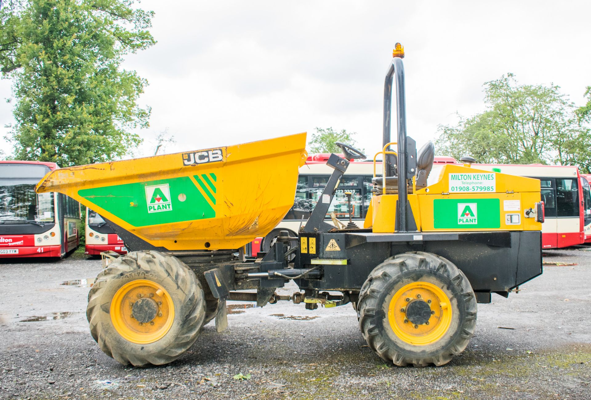 JCB 6 tonne swivel skip dumper Registration Number: MX64 PXG Year: 2015 S/N: RL8817 Recorded - Image 8 of 16