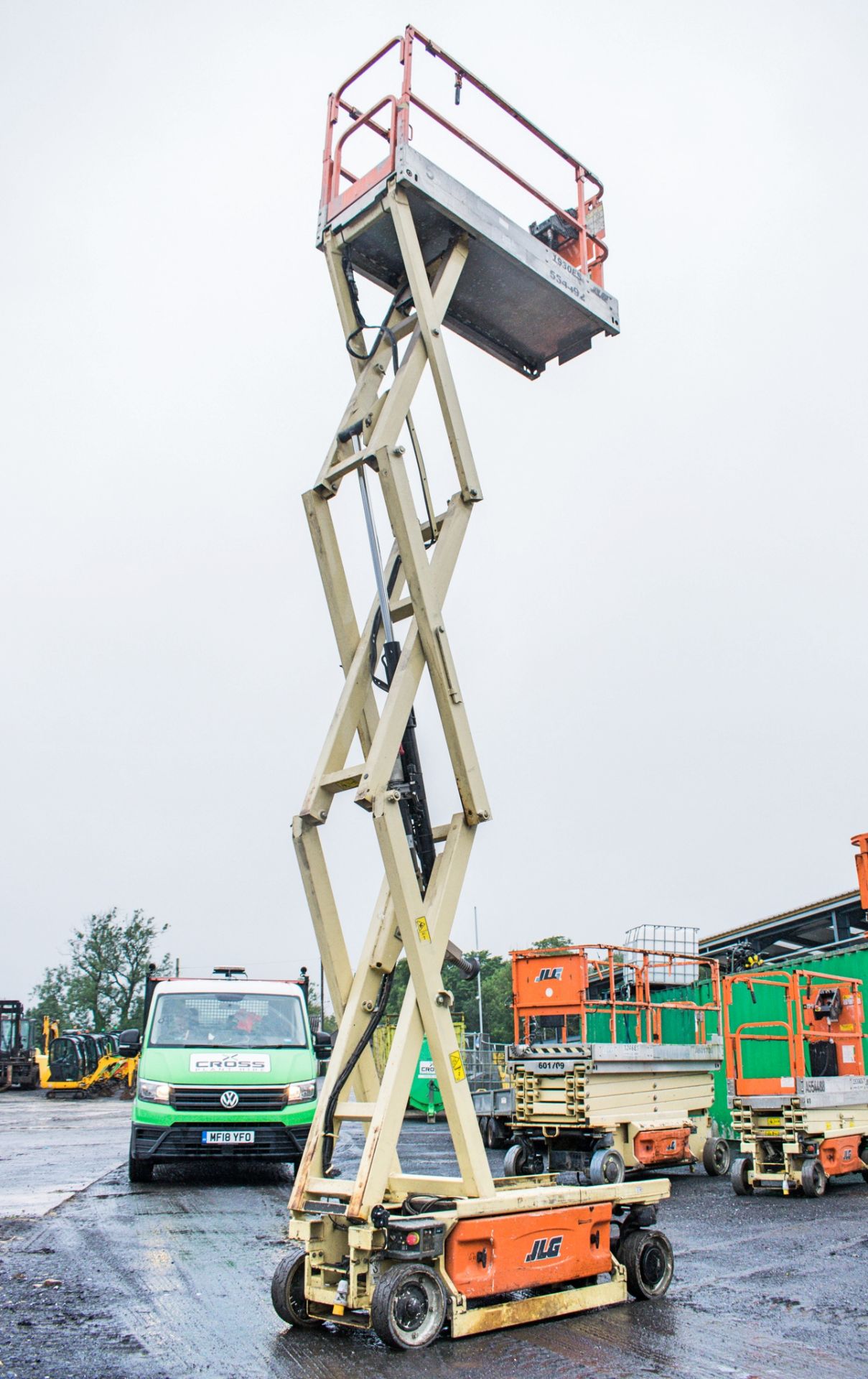 JLG 1930ES battery electric scissor lift Year: 2011 S/N: 24821 Recorded Hours: Not readable (Clock - Bild 7 aus 9