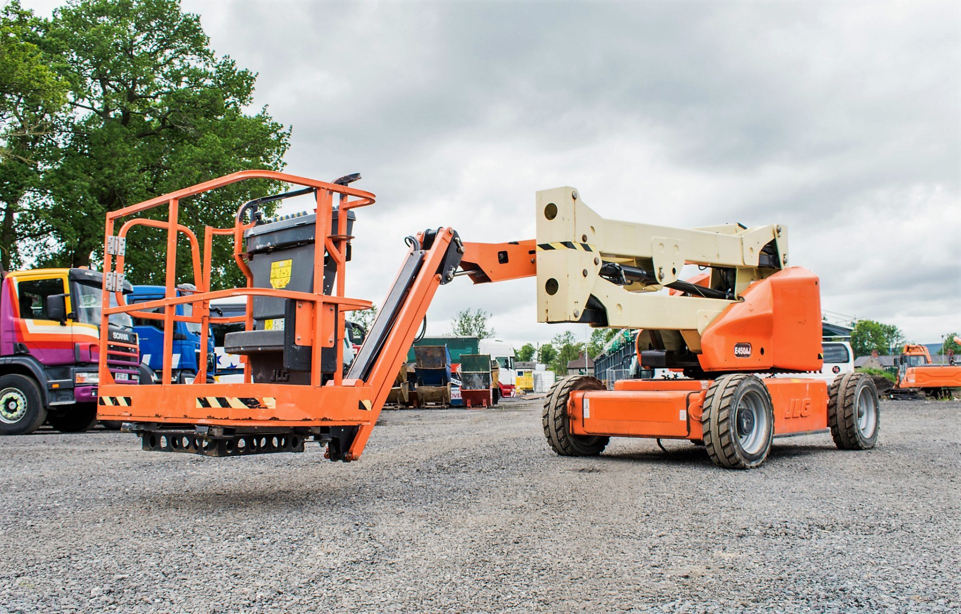 JLG E450AJ battery electric articulated boom access platform Year: 2014 S/N: 189435 Recorded