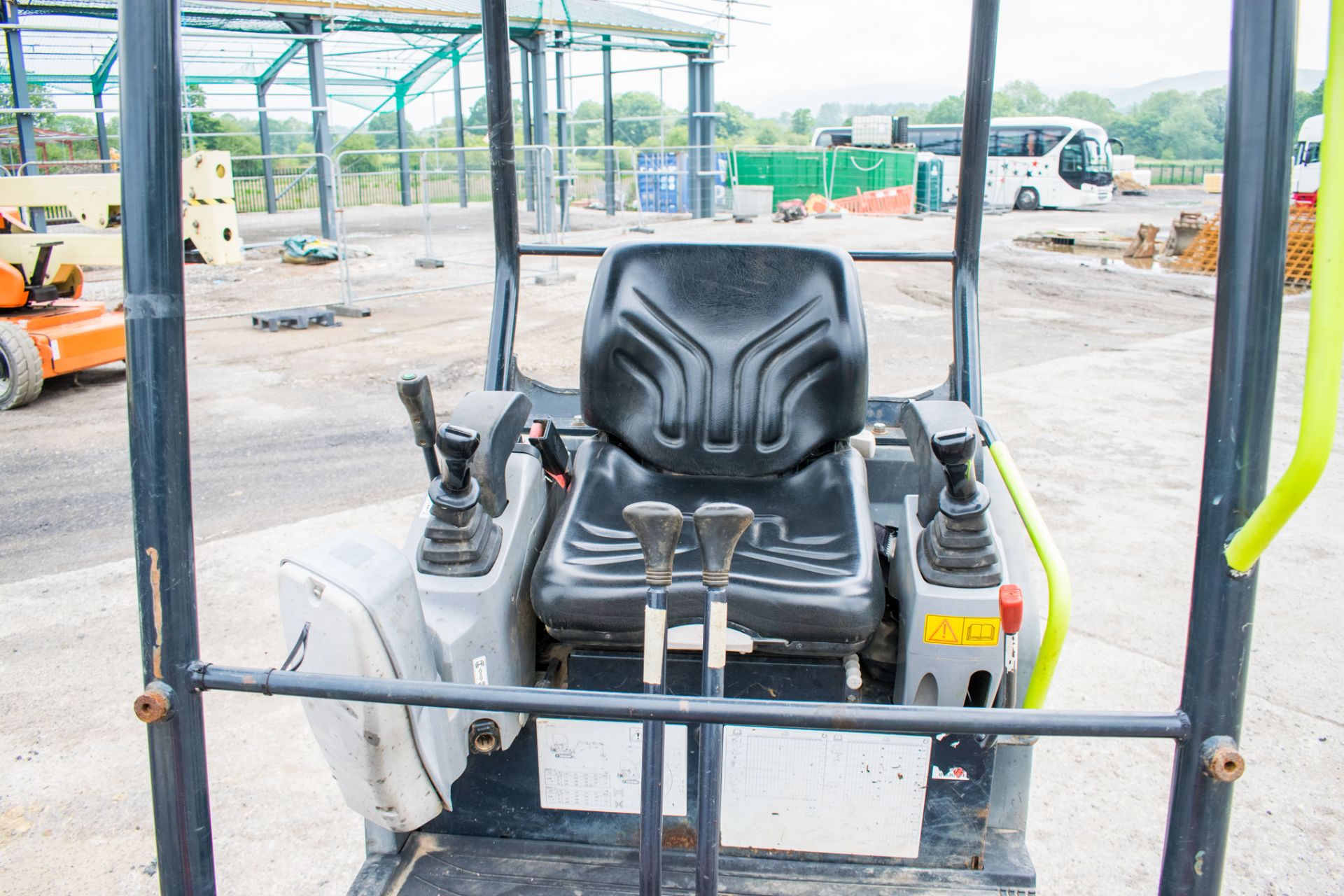 Kubota KX016-4 1.5 tonne rubber tracked mini excavator  Year: 2014 S/N: 57574 Recorded hours: 1499 - Image 14 of 17