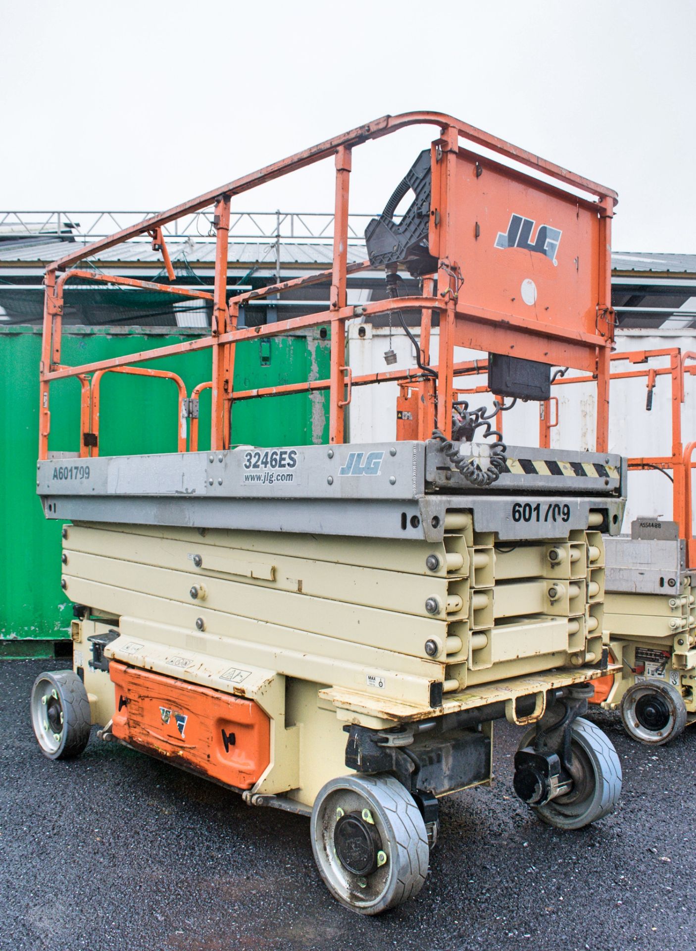 JLG 3246ES battery electric scissor lift Year: 2012 S/N: 10409 Recorded Hours: 320 A601709 - Image 2 of 7