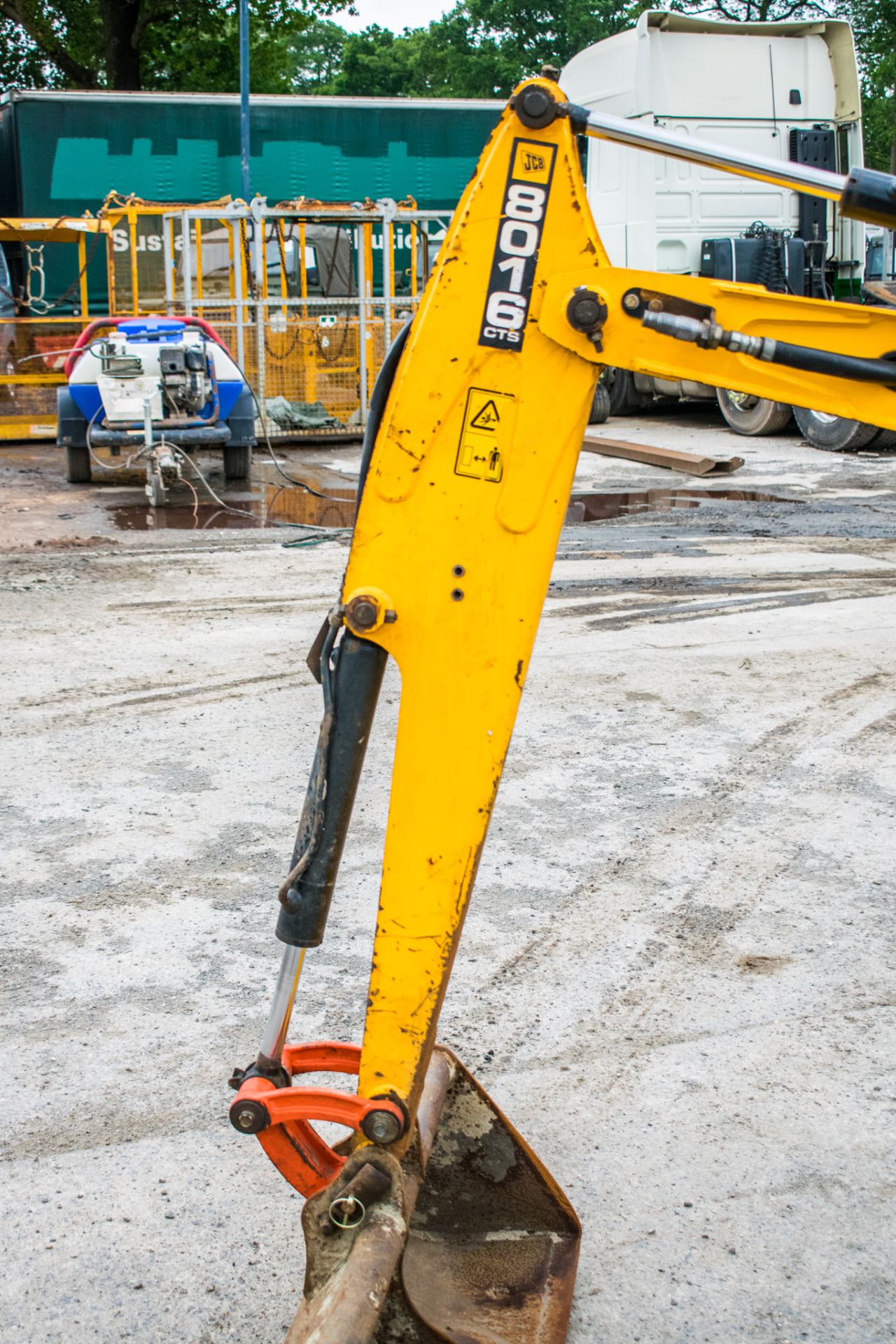 JCB 8016 1.5 tonne rubber tracked mini excavator Year: 2014 S/N: 71634 Recorded Hours: 2108 blade, - Image 11 of 17