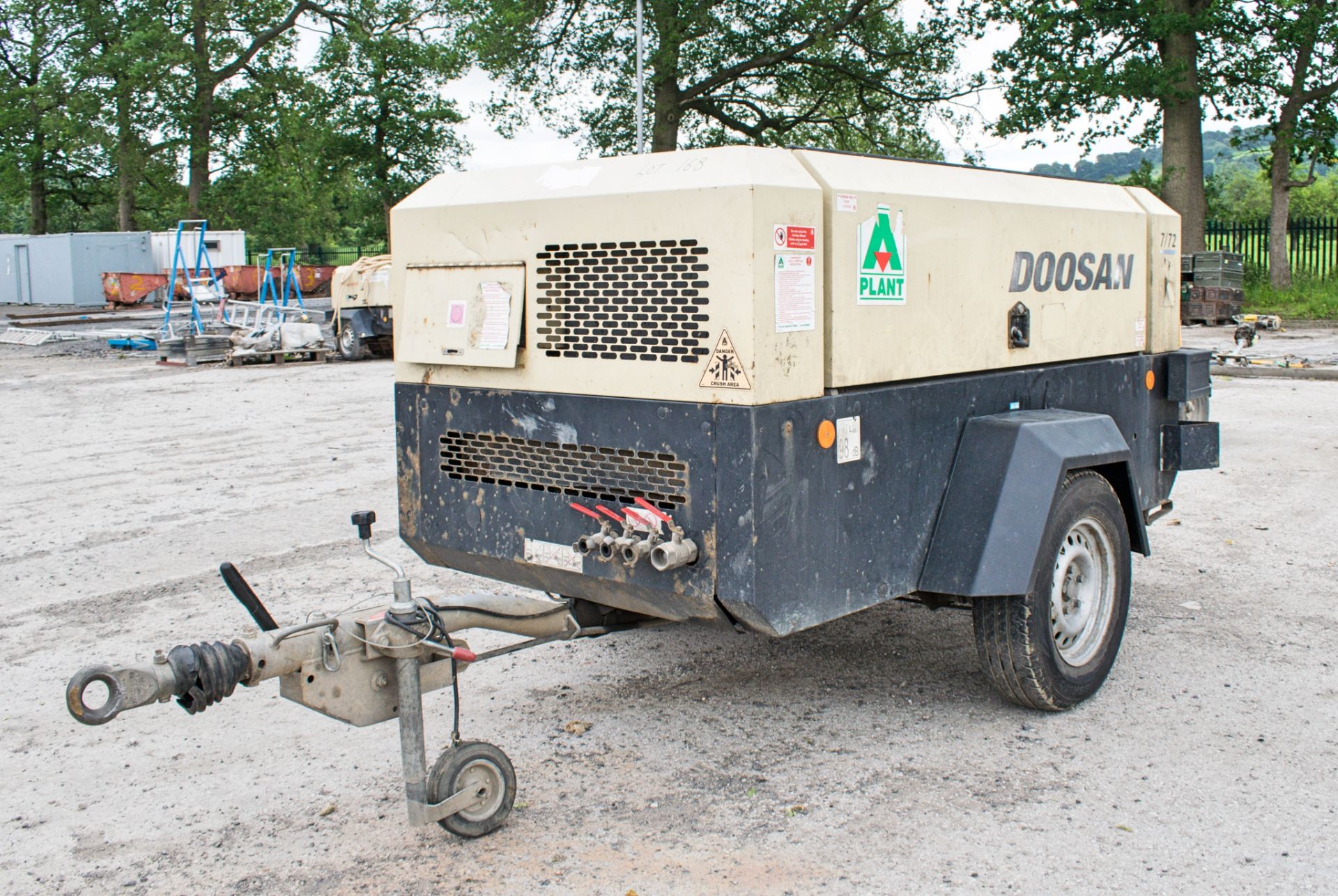 Doosan 7/72 260 cfm diesel driven fast tow air compressor Year: 2014 S/N: S42115 Recorded Hours: 711