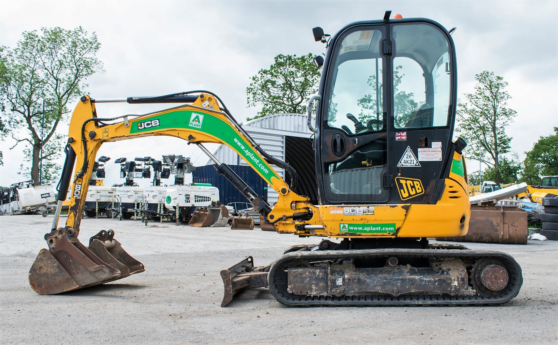 JCB 8025 ZTS 2.5 tonne rubber tracked mini excavator Year: 2014 S/N: 2226534 Recorded Hours: 2210 - Image 7 of 23