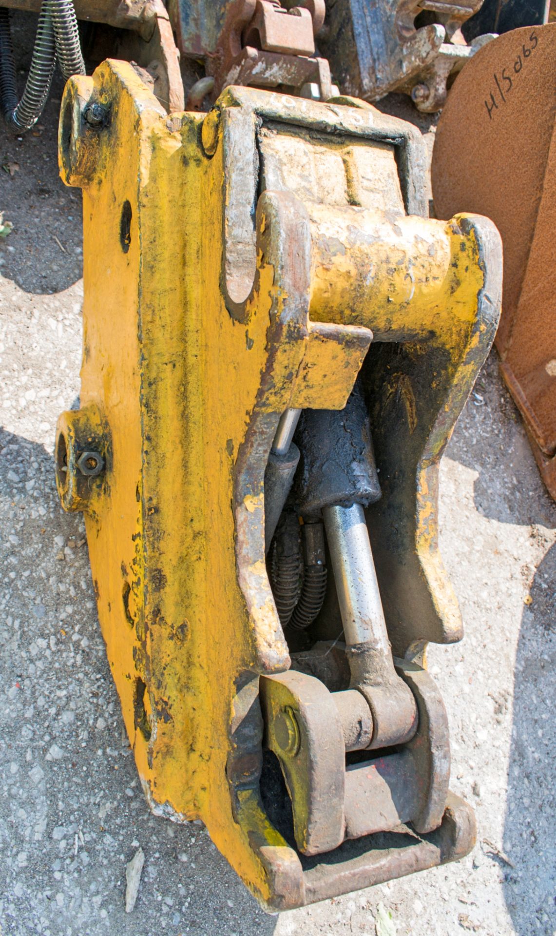 Hydraulic quick hitch to suit 5 tonne machine HS