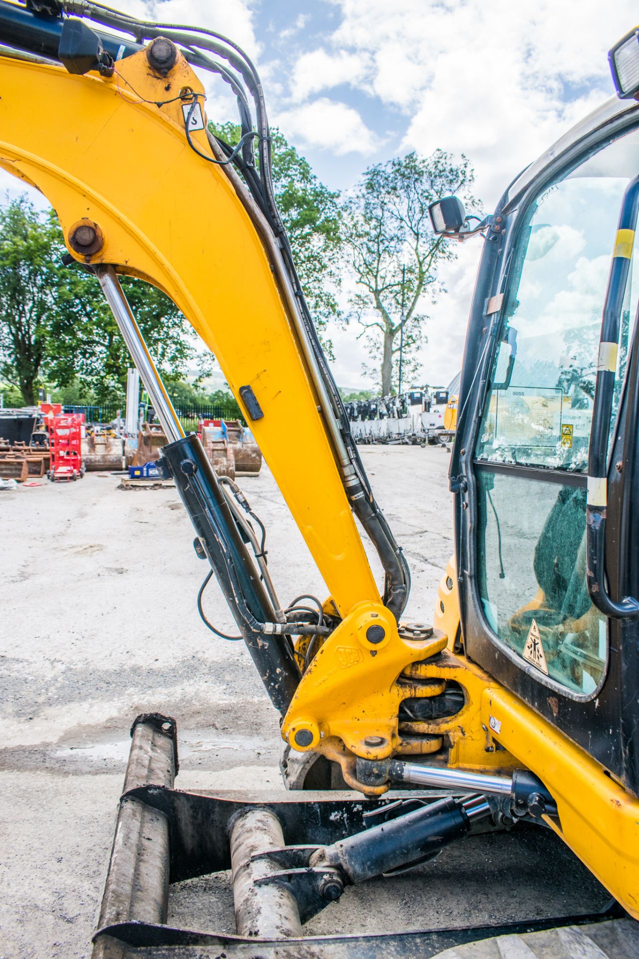 JCB 8050 RTS 5 tonne rubber tracked excavator Year: 2013  S/N: 60452 Recorded Hours: 3093 piped, - Image 14 of 18