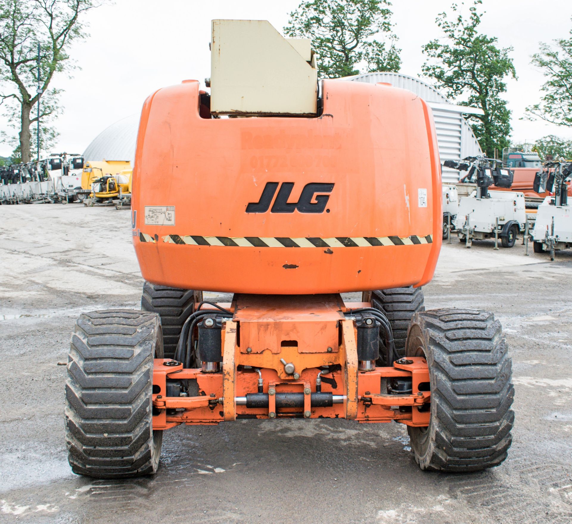 JLG 450AJ 45 ft diesel driven 4WD articulated boom lift Year: 2008 S/N: 5149 Recorded Hours: 2283 - Image 6 of 20