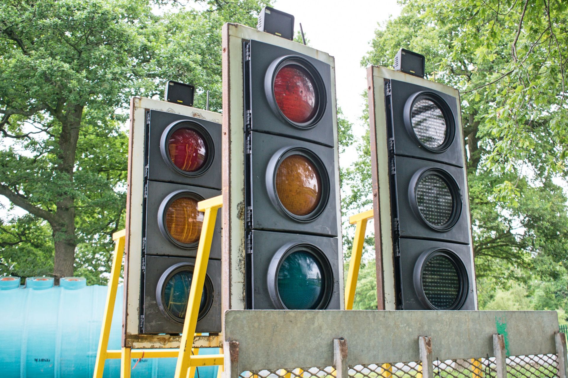 Hazlewood single axle traffic light trailer c/w 4 battery traffic lights A533276/A555706/A529395/ - Image 3 of 5