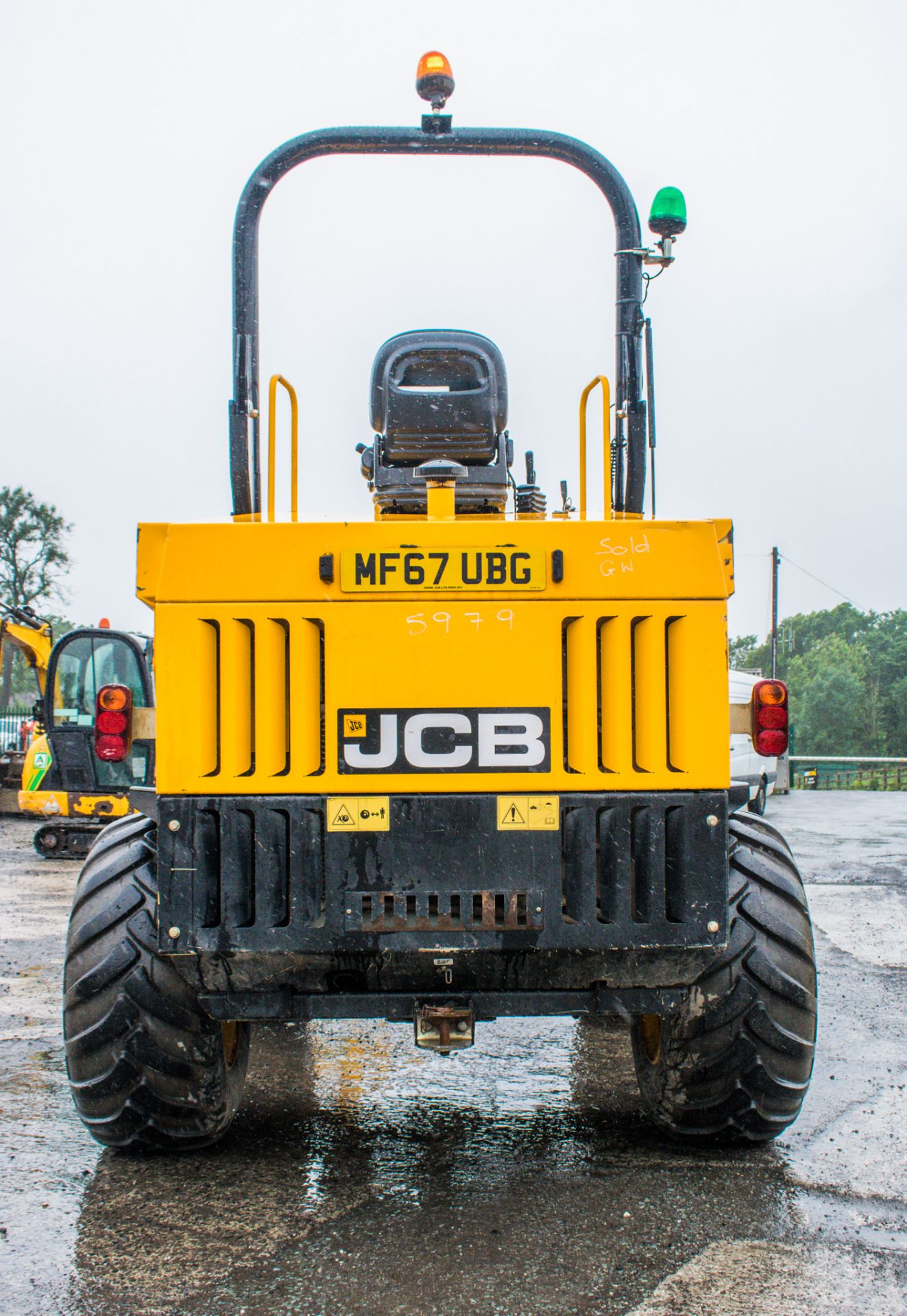 JCB 9TFT 9 tonne straight skip dumper  Reg No.: MF67 UBG Year: 2017  c/w V5 Road Registration - Image 6 of 19