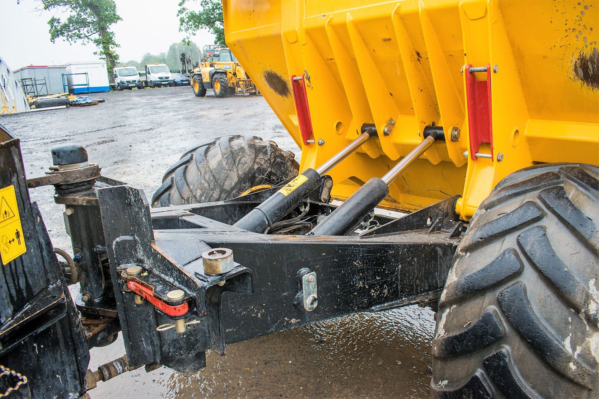 JCB 9TFT 9 tonne straight skip dumper  Reg No.: MF67 UBG Year: 2017  c/w V5 Road Registration - Image 10 of 19