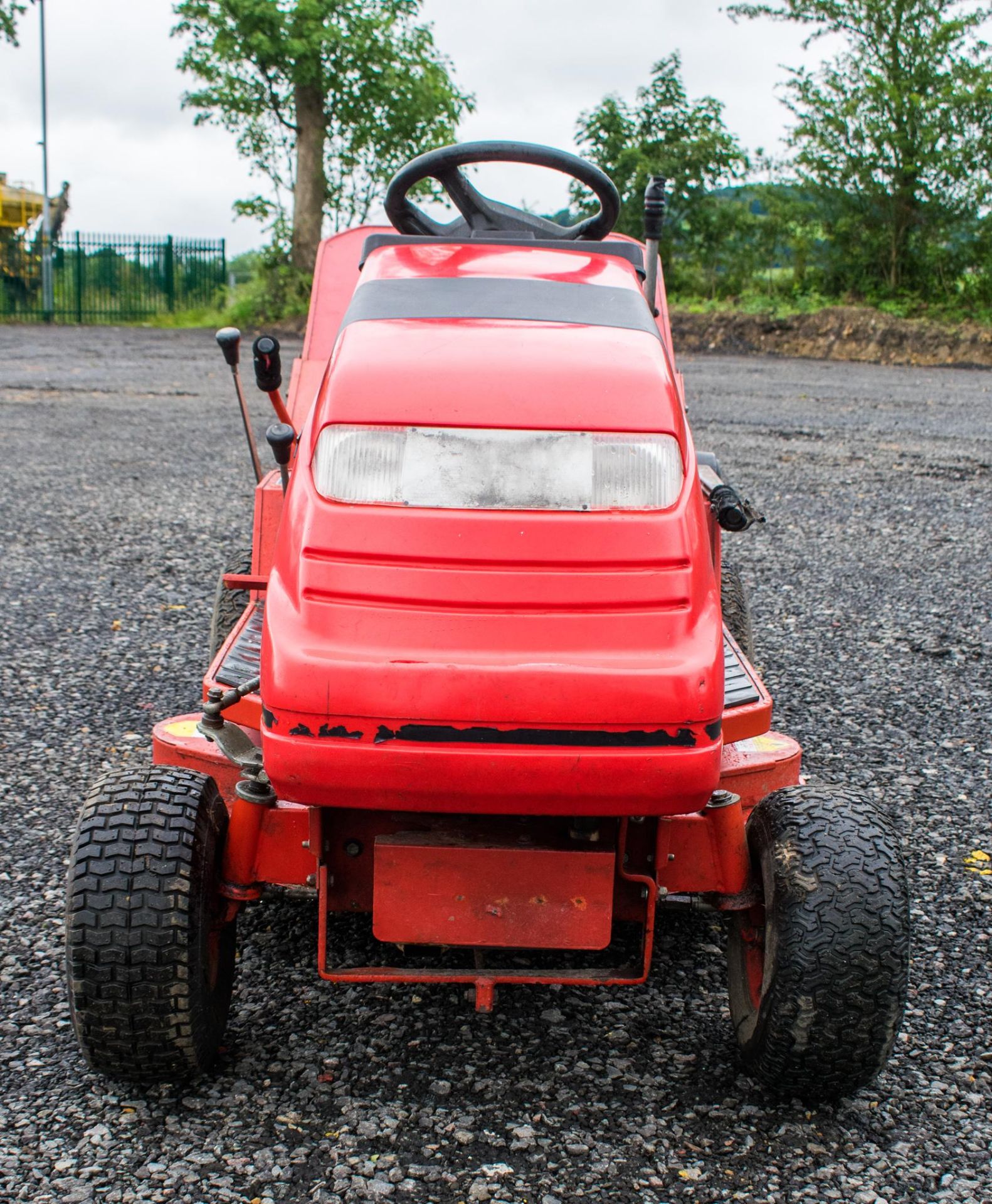 Countax C300M S speed manual sit on petrol driven mower ** 38 inch cutting width ** ** No VAT on - Image 5 of 11