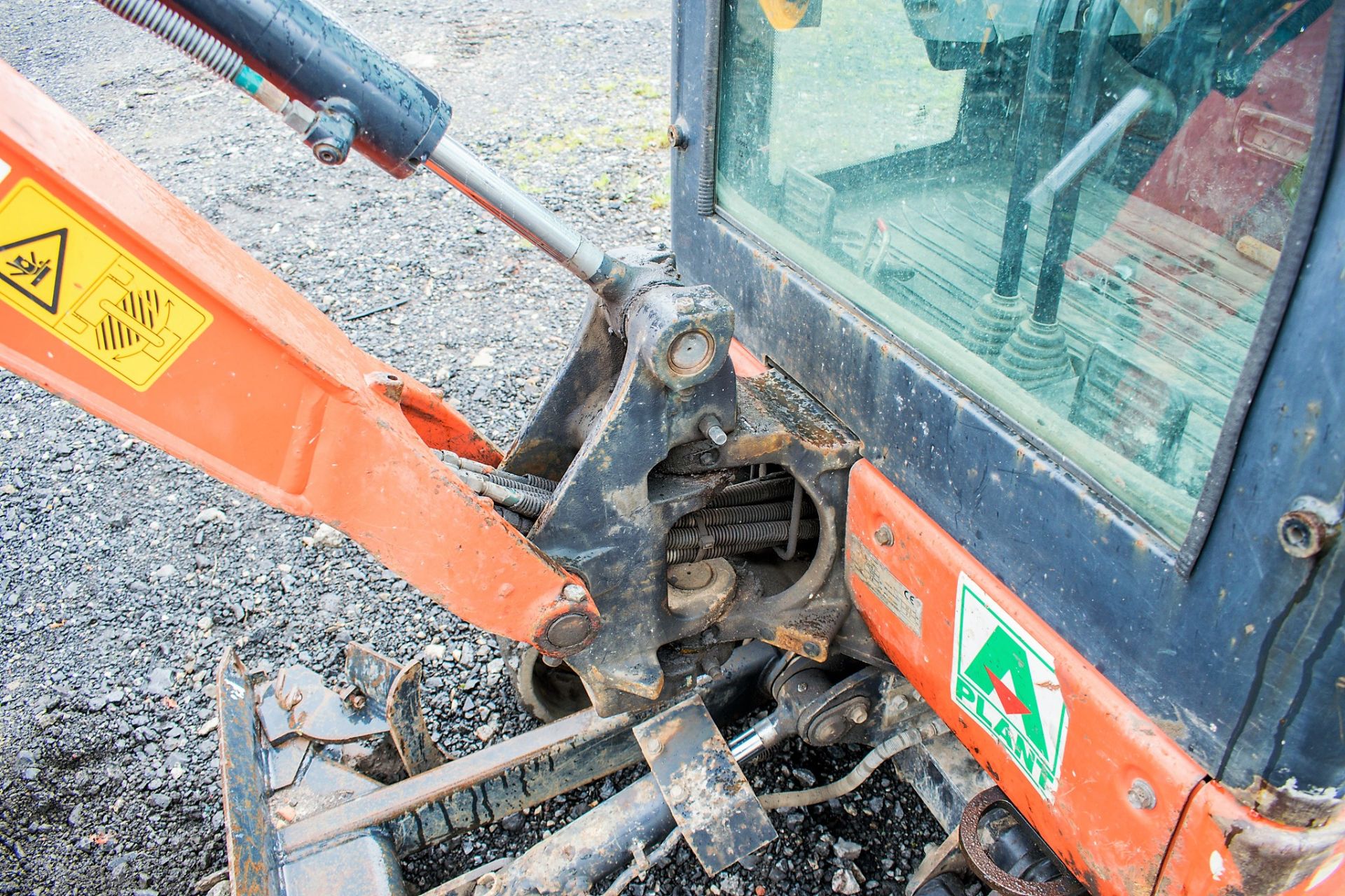 Kubota KX016-4 1.6 tonne rubber tracked mini excavator Year: 2014 S/N: 57528 Recorded Hours: 2621 - Image 14 of 19