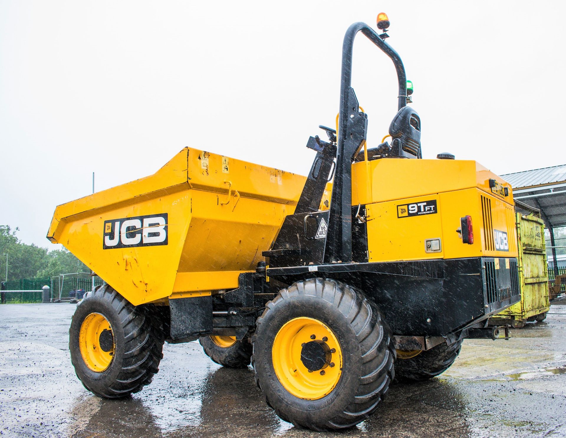 JCB 9TFT 9 tonne straight skip dumper  Reg No.: MF67 UBG Year: 2017  c/w V5 Road Registration - Image 3 of 19