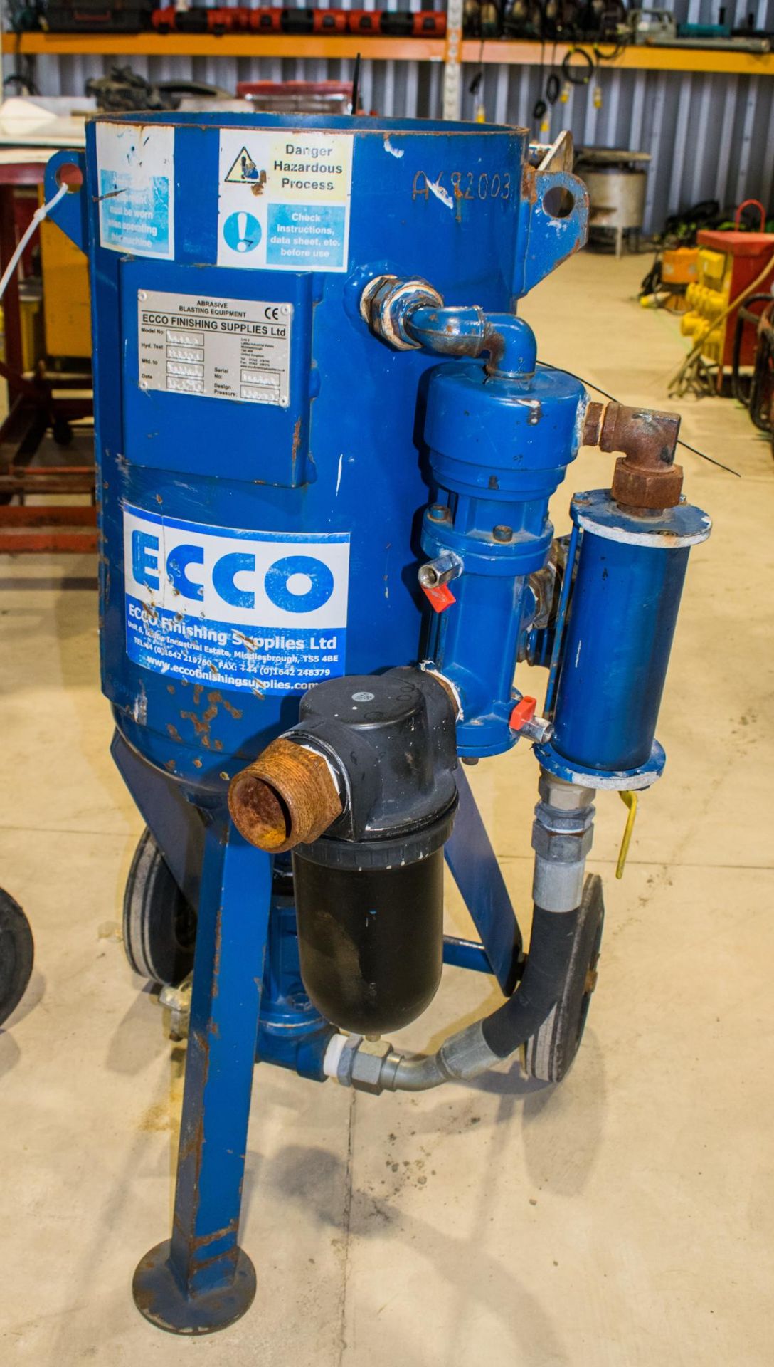 Ecco pneumatic sand blast pot A692003