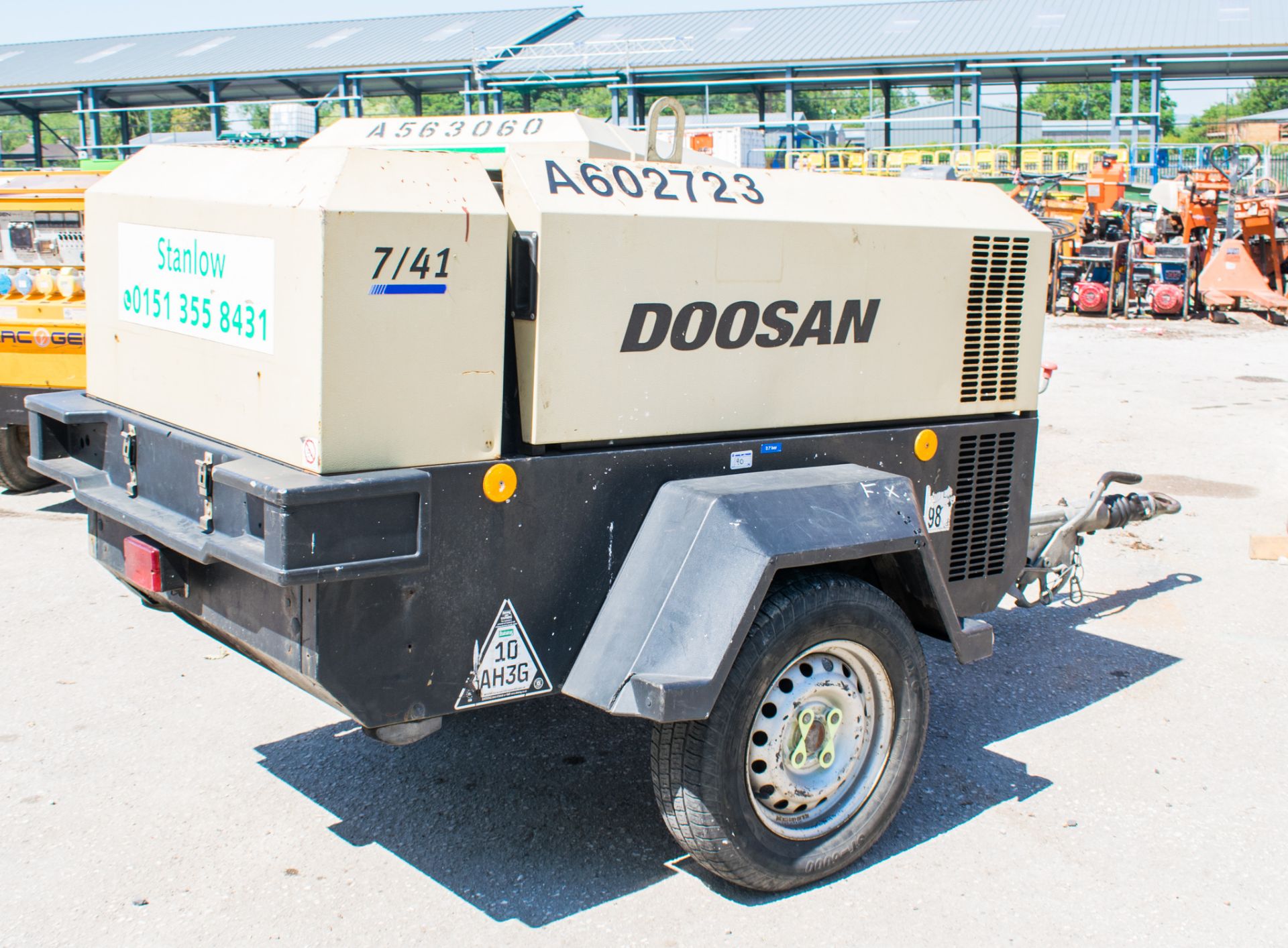 Doosan 7/41 diesel driven fast tow air compressor Year: 2013 S/N: 431922 Recorded Hours: 1171 - Image 2 of 4