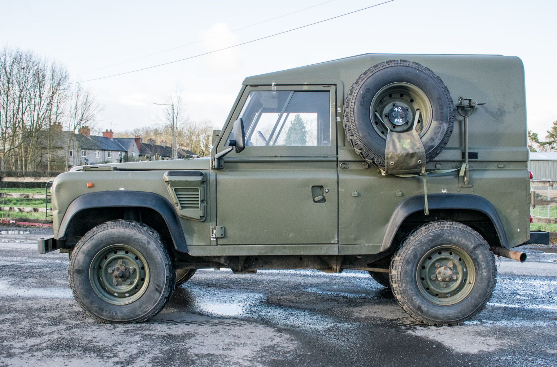 Land Rover Defender 90 Wolf 300 TDI 4wd TUL hard top utility vehicle (EX MOD) Date into Service: - Image 7 of 27