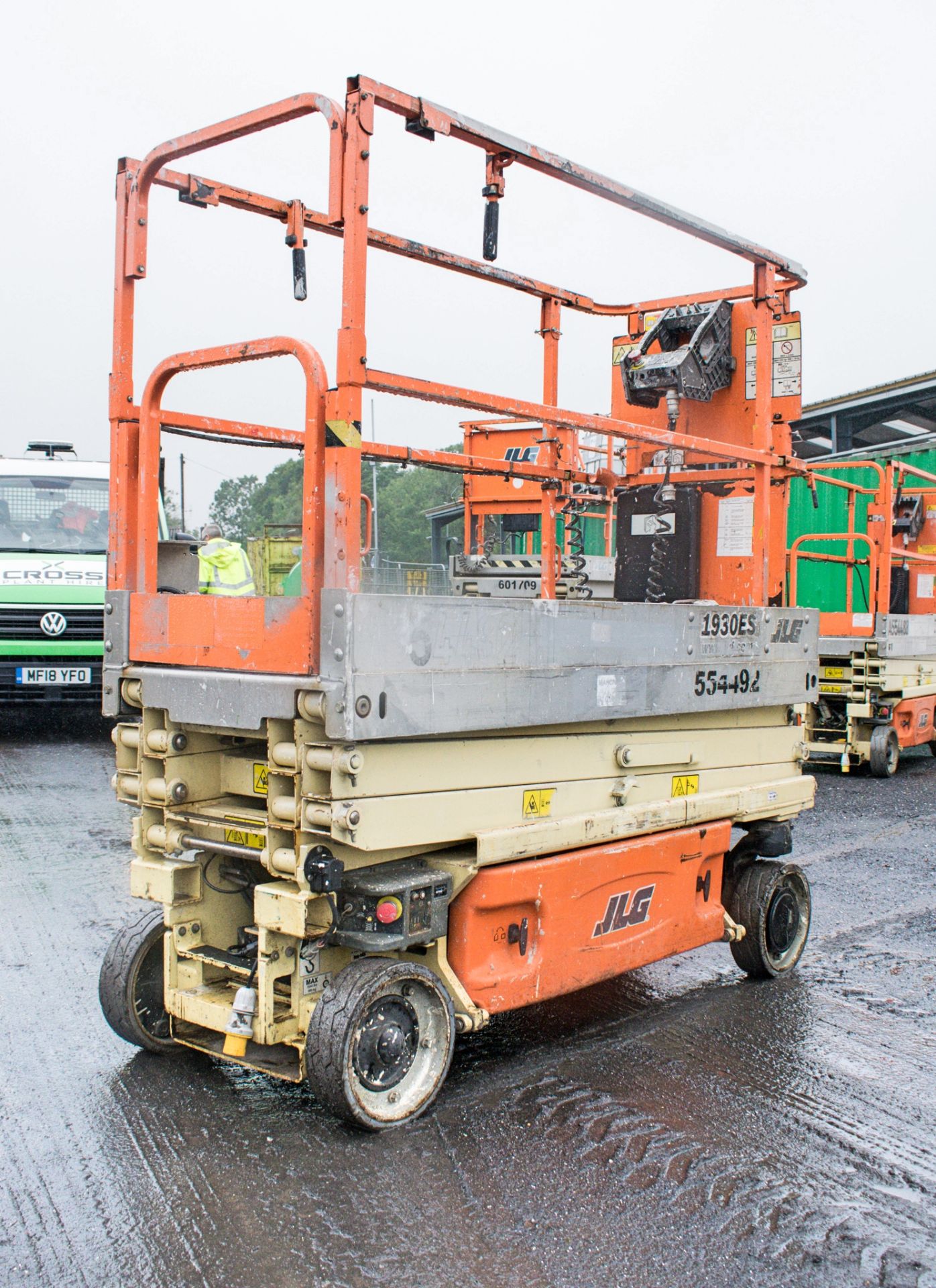 JLG 1930ES battery electric scissor lift Year: 2011 S/N: 24821 Recorded Hours: Not readable (Clock