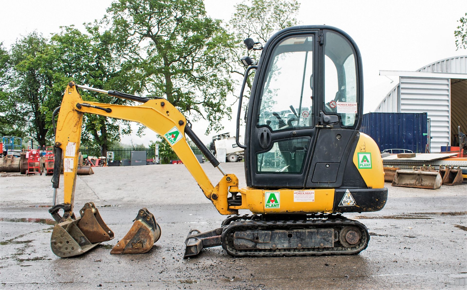 JCB 8016 1.5 tonne rubber tracked mini excavator Year: 2013 S/N: 2071343 Recorded Hours: 1640 blade, - Image 8 of 21